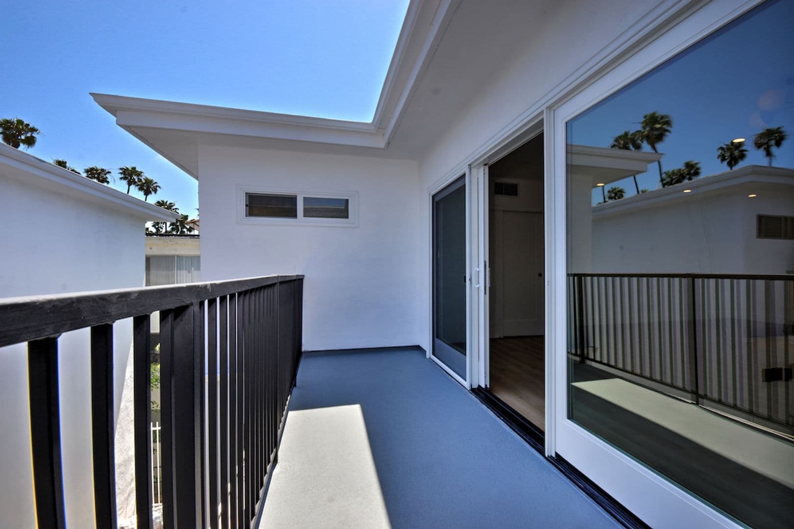 Santa Monica Apartment: 834 4th Street