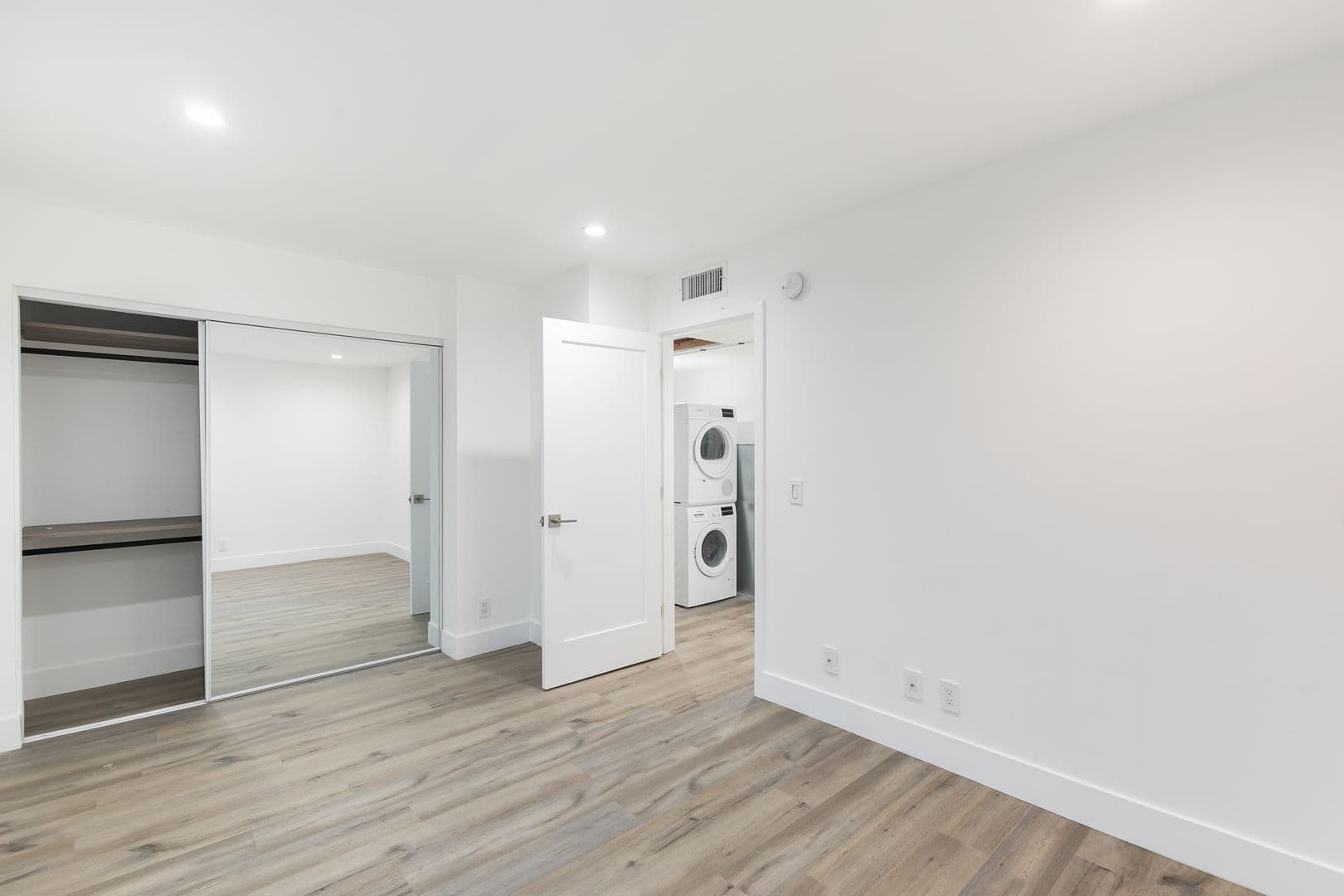 Los Angeles Apartment: 3701 Hughes Ave