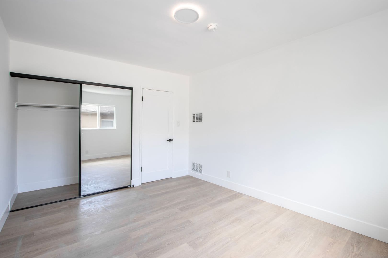 West Hollywood Apartment: 1046 N. Sierra Bonita Ave