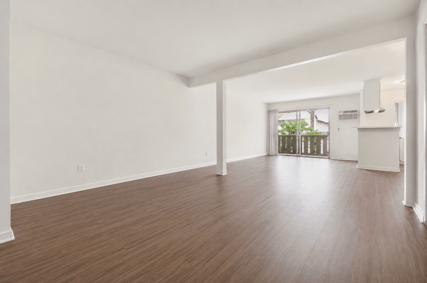 Reseda Apartment: 7722 Reseda Blvd