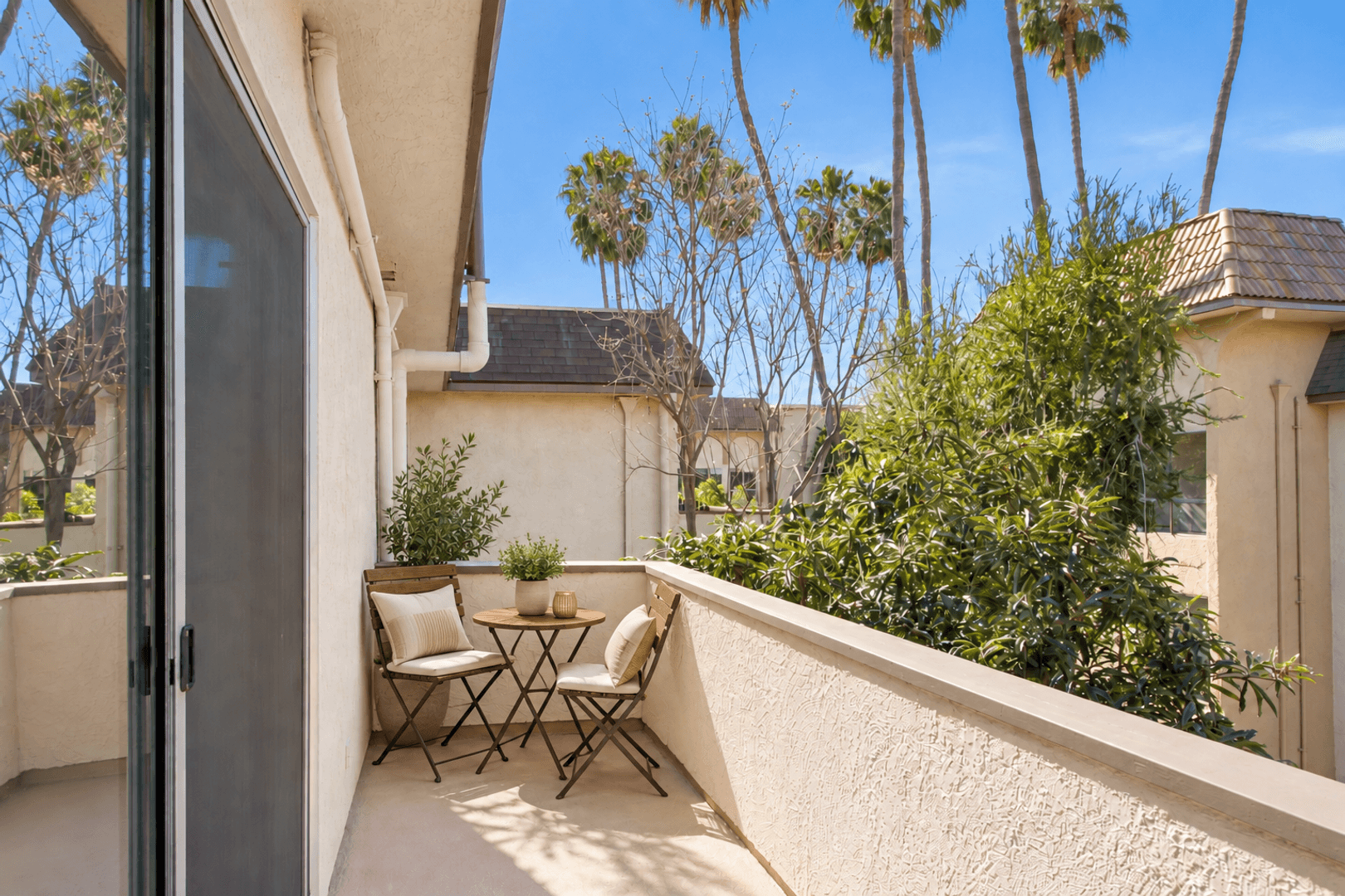 Sherman Oaks Apartment: 4701-4711 Natick Ave