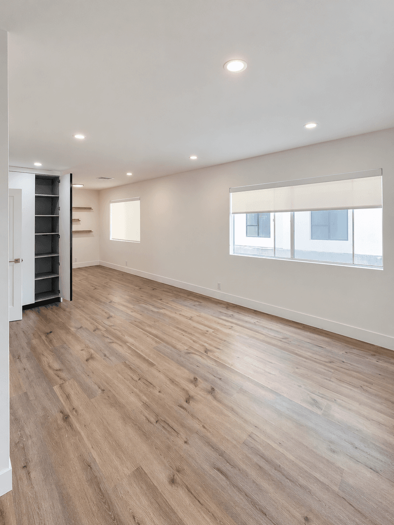 Los Angeles Apartment: 3701 Hughes Ave