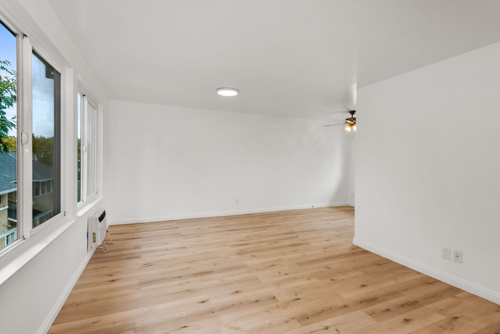 Los Angeles Apartment: 1522 S. St Andrews Place