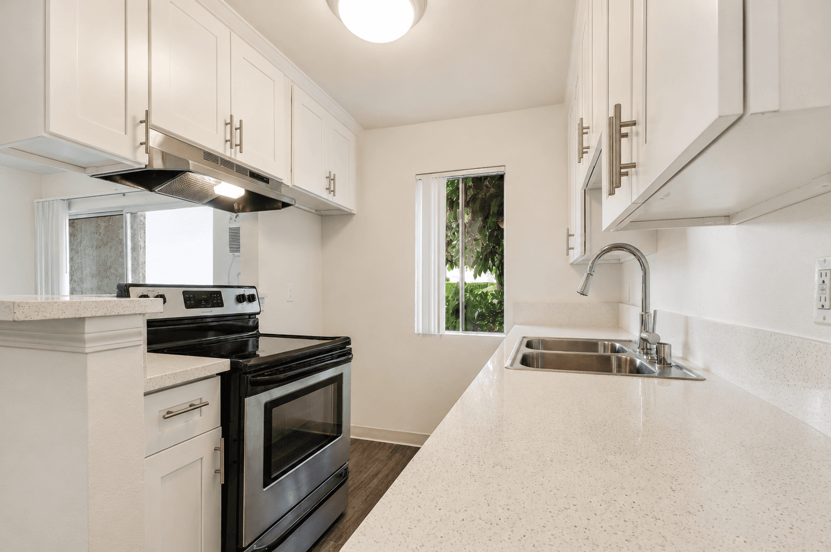 Reseda Apartment: 7722 Reseda Blvd
