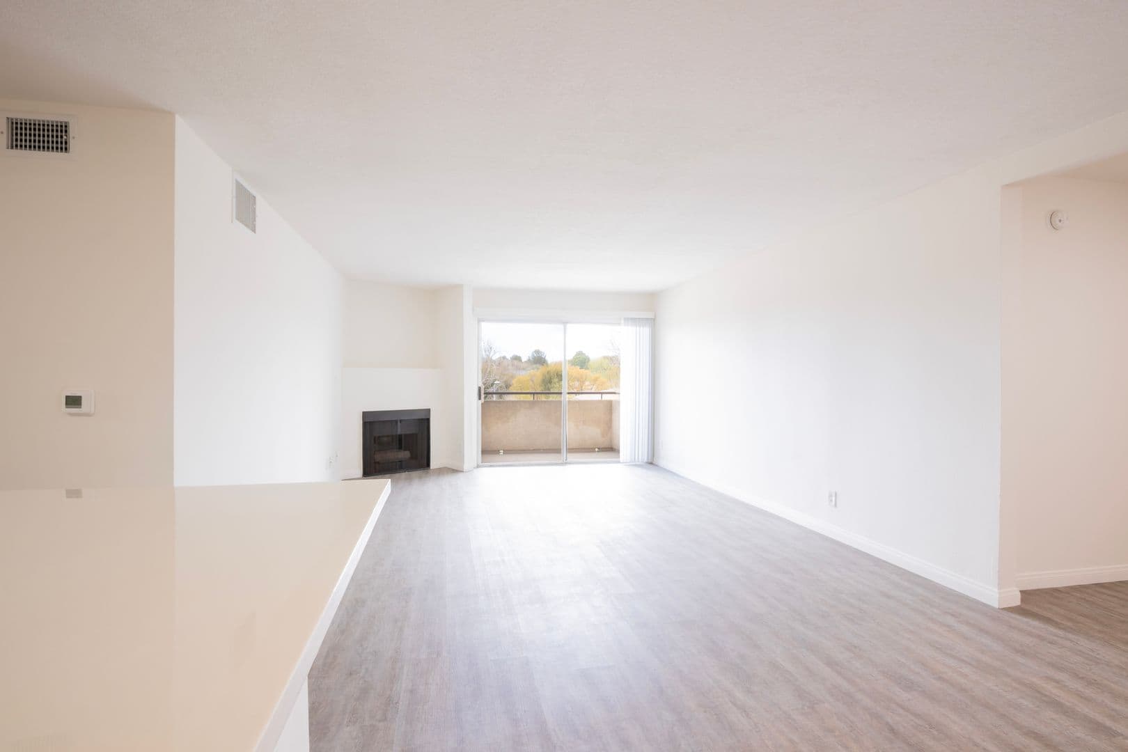 Northridge Apartment: 10020 Zelzah Avenue