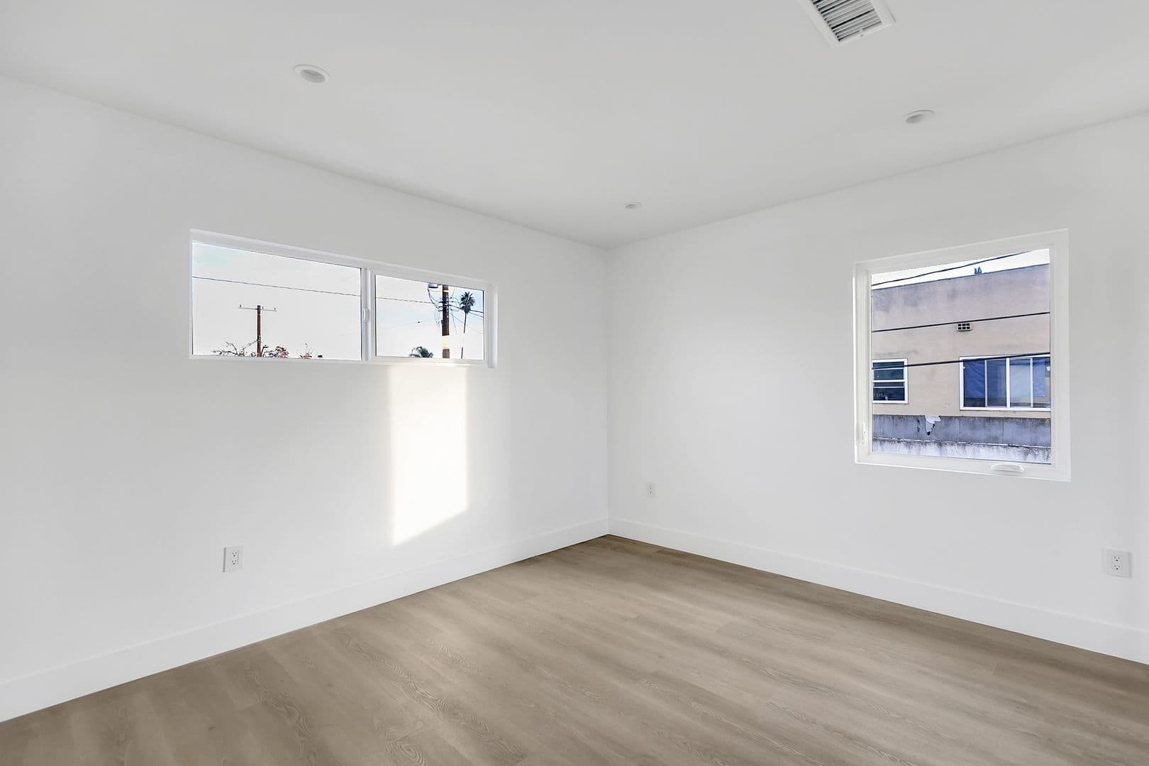Los Angeles Apartment: 5606 Lexington Ave