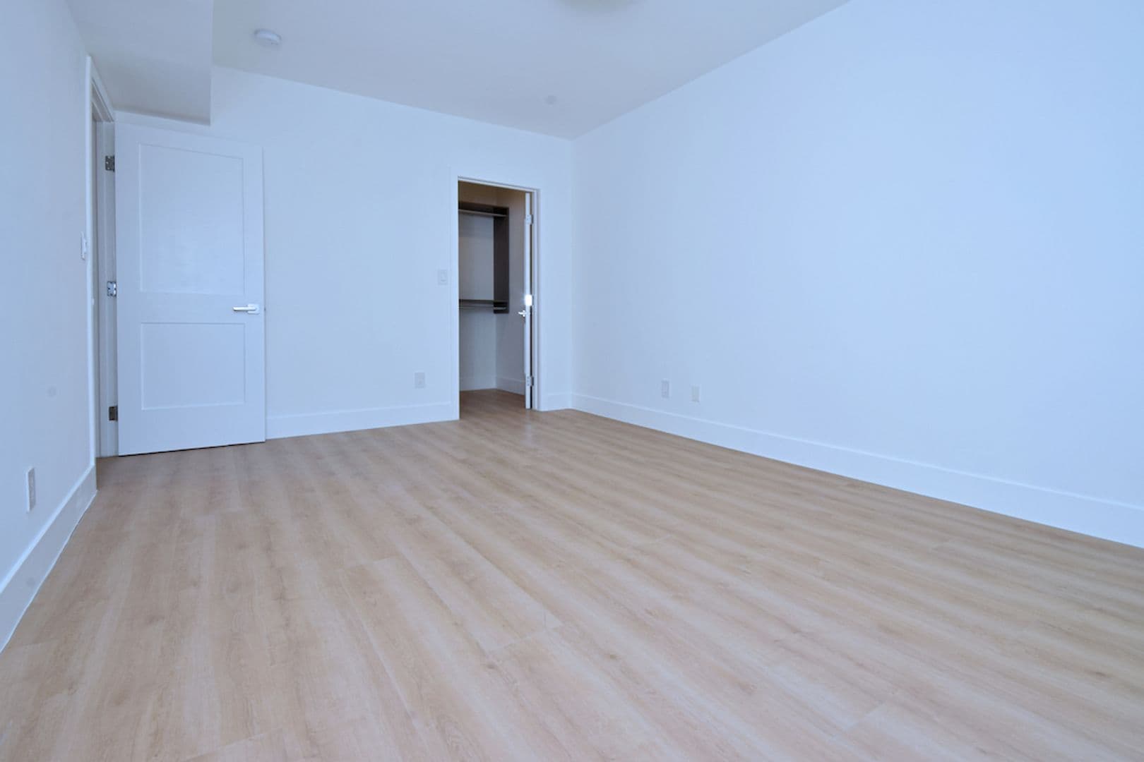 Santa Monica Apartment: 834 4th Street