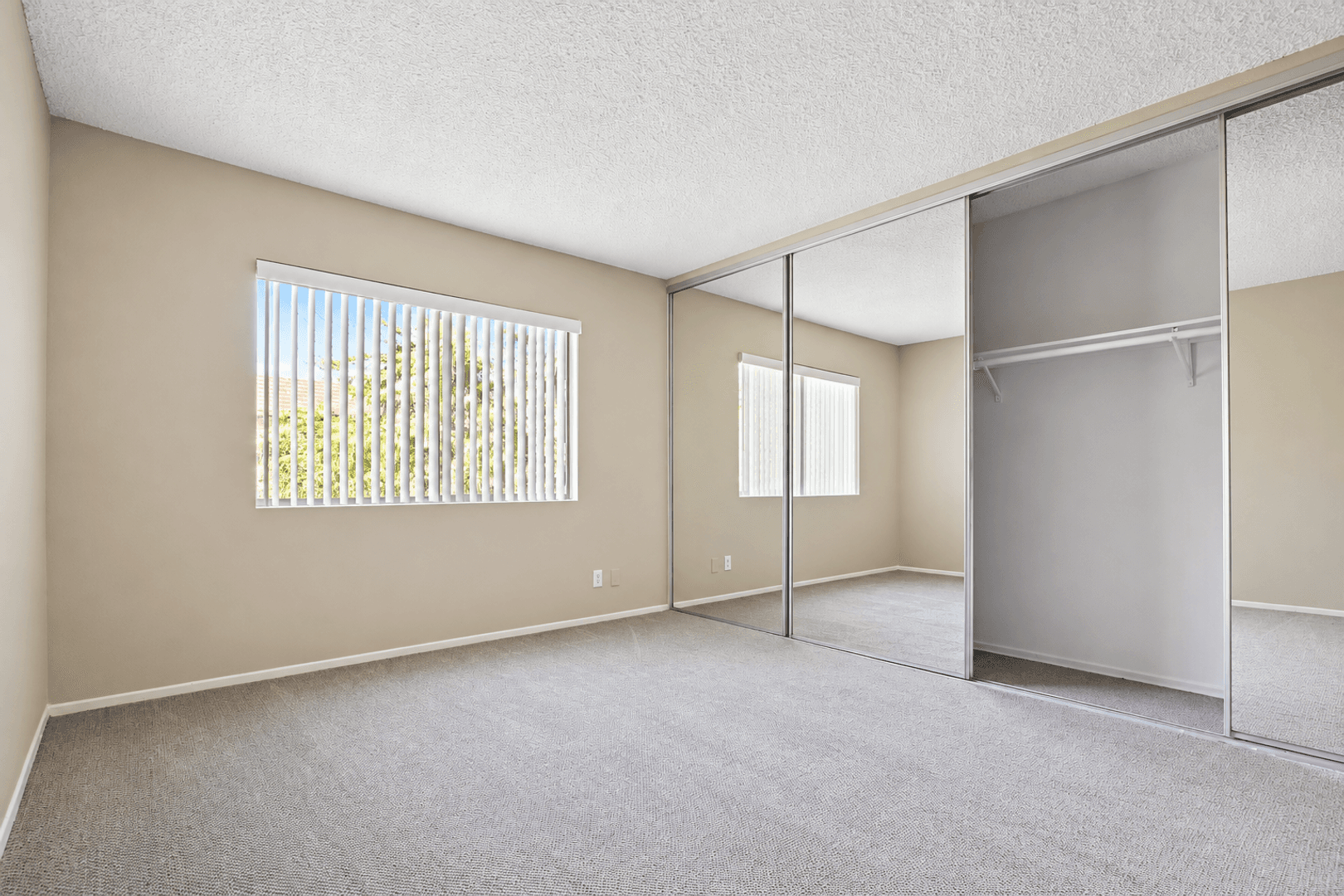 Sherman Oaks Apartment: 4701-4711 Natick Ave