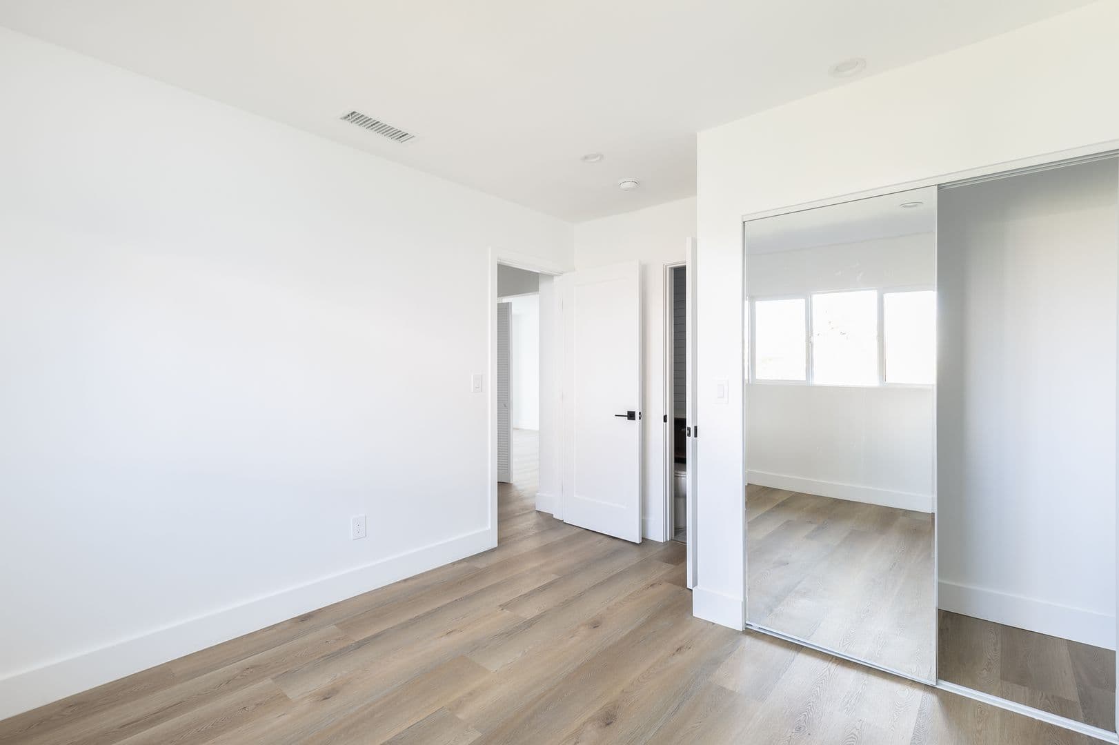 Los Angeles Apartment: 5358 Loma Linda Ave