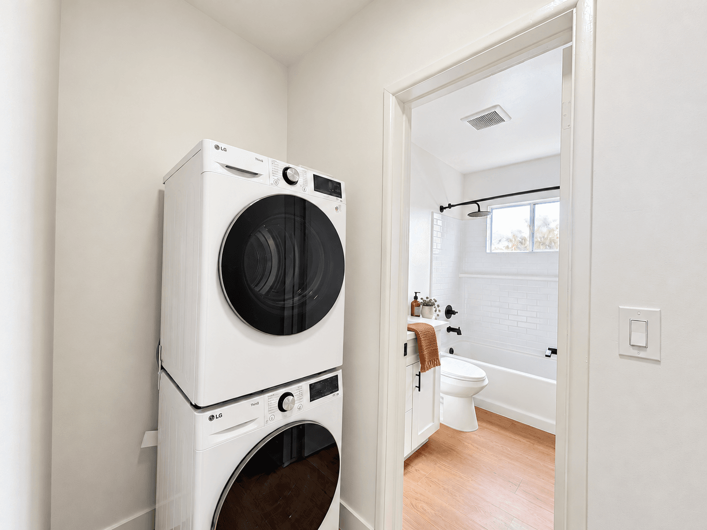 West Hollywood Apartment: 937 N. Orange Grove Ave