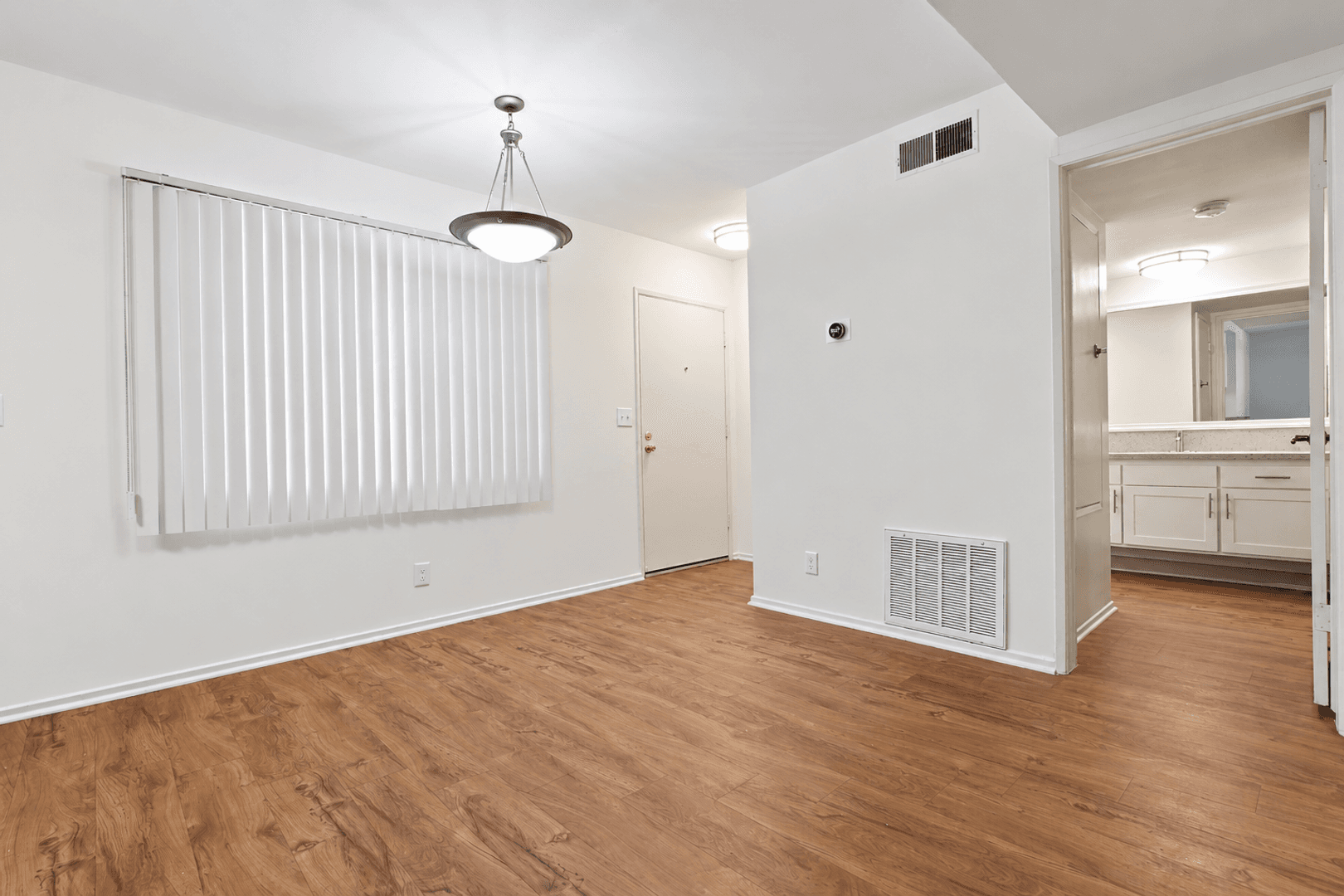 Sherman Oaks Apartment: 4701 Natick Ave