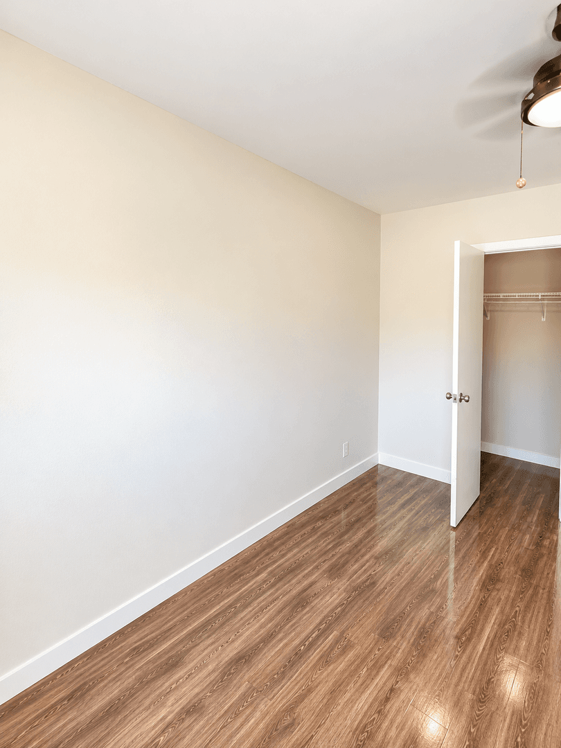 Los Angeles Apartment: 5622 La Mirada Ave.