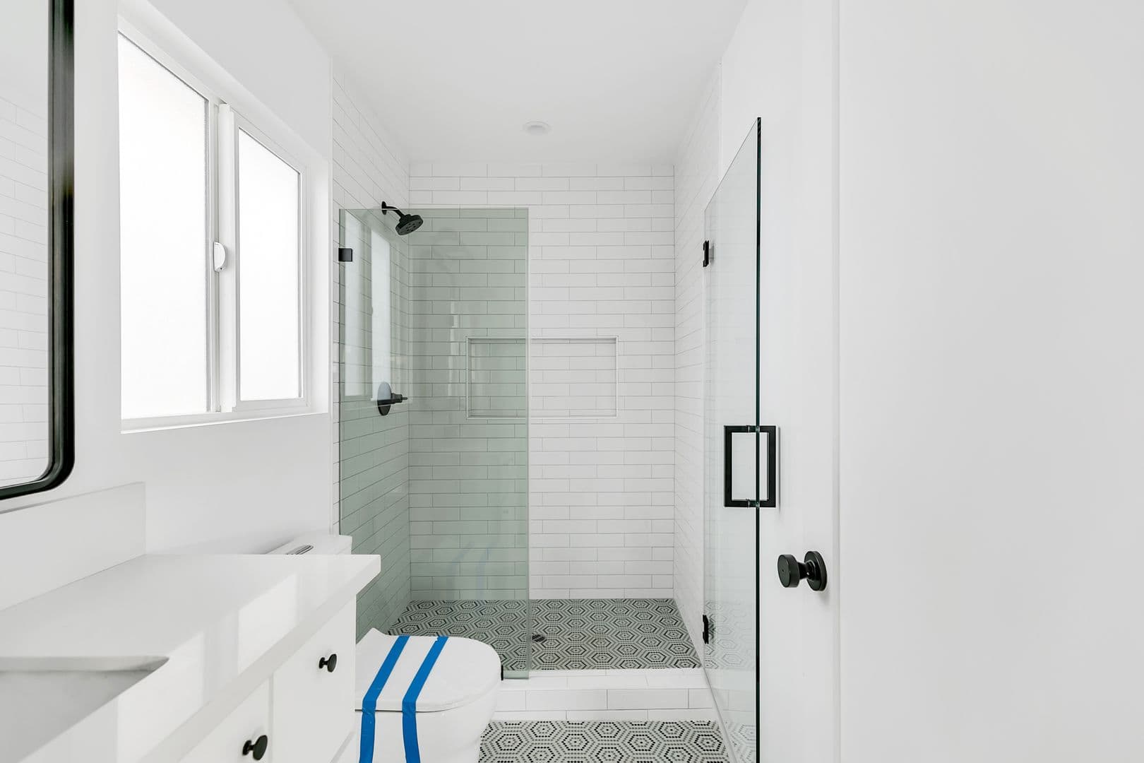 Los Angeles Apartment: 5606 Lexington Ave