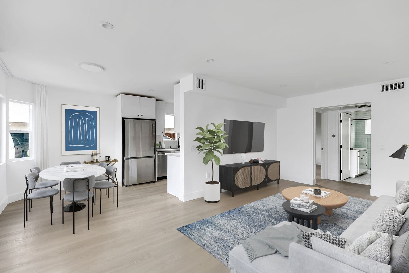 Los Angeles Apartment: 5606 Lexington Ave