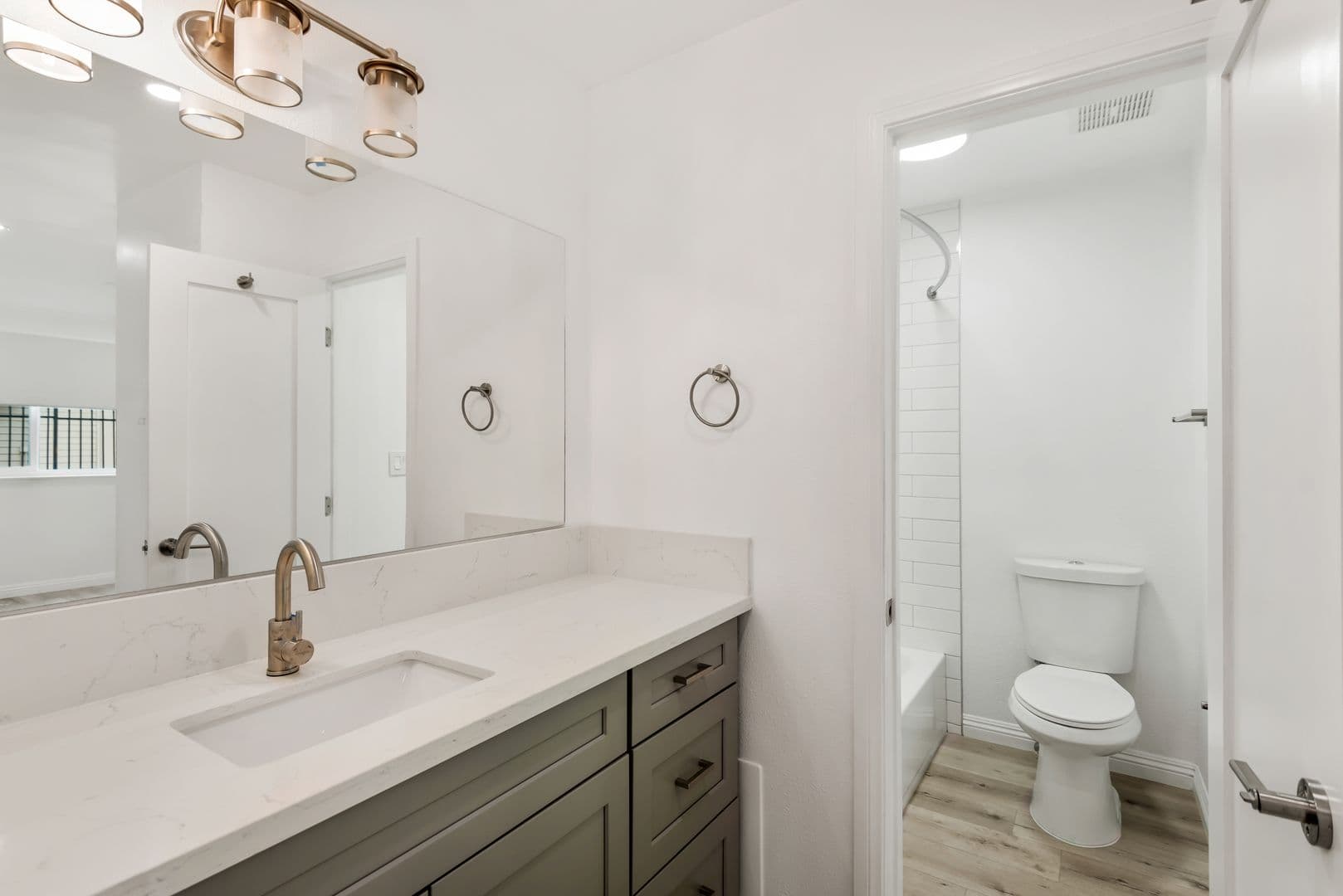 Los Angeles Apartment: 1510 S. St Andrews Place