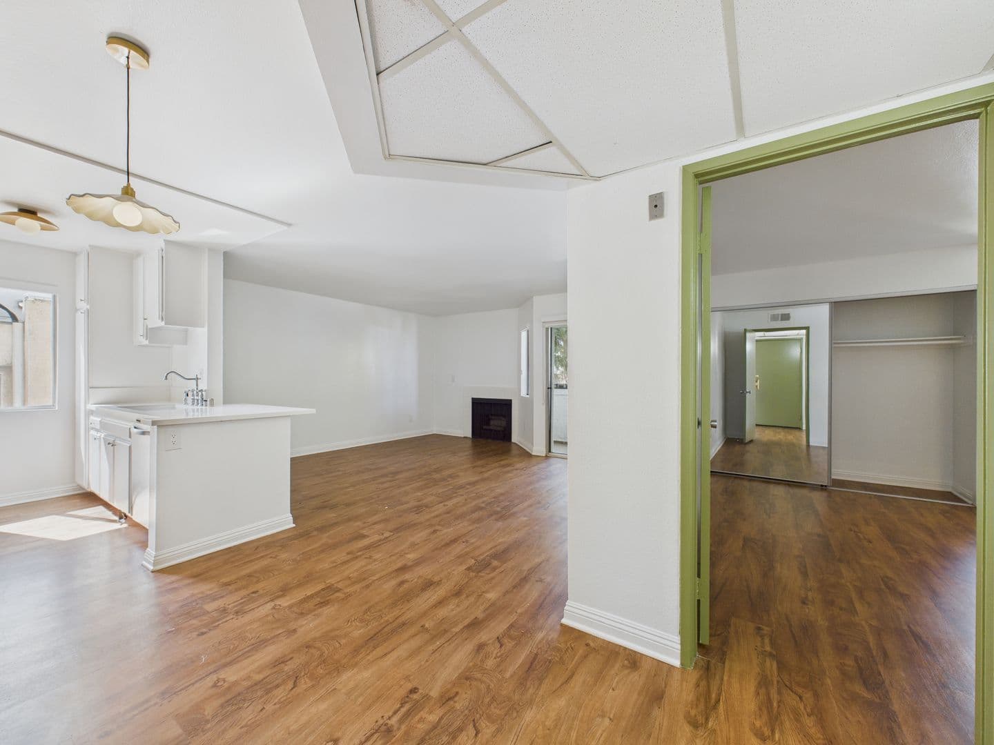 Sherman Oaks Apartment: 4320 Van Nuys Blvd