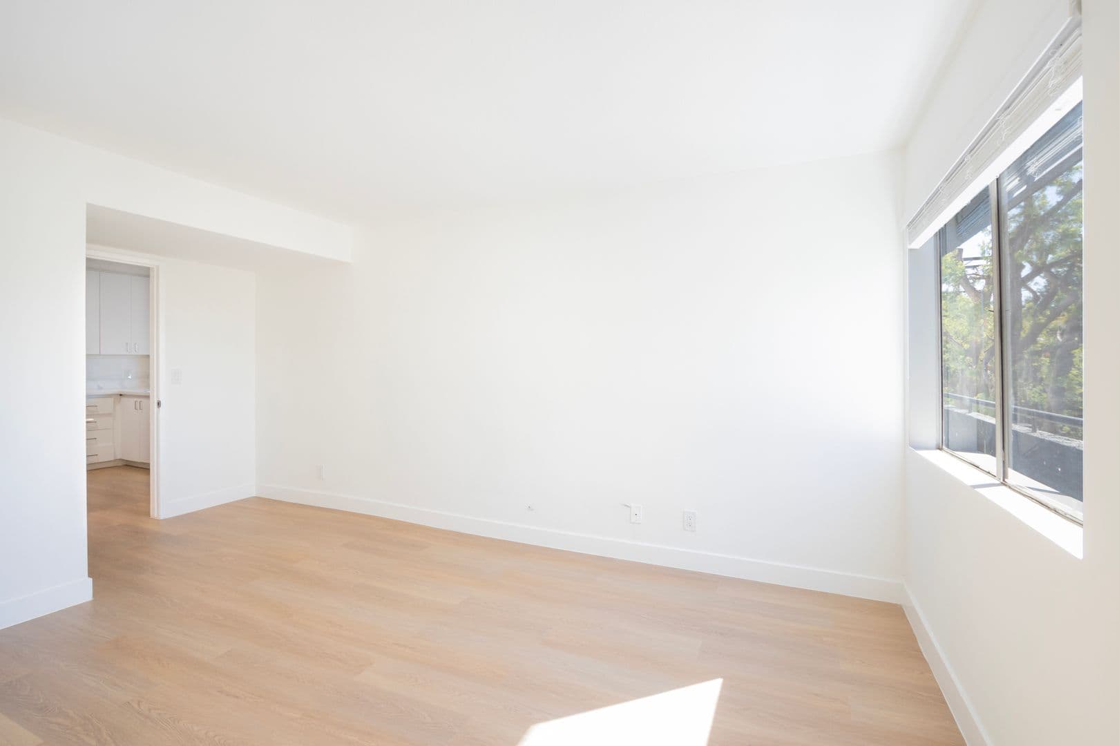 Northridge Apartment: 10020 Zelzah Avenue