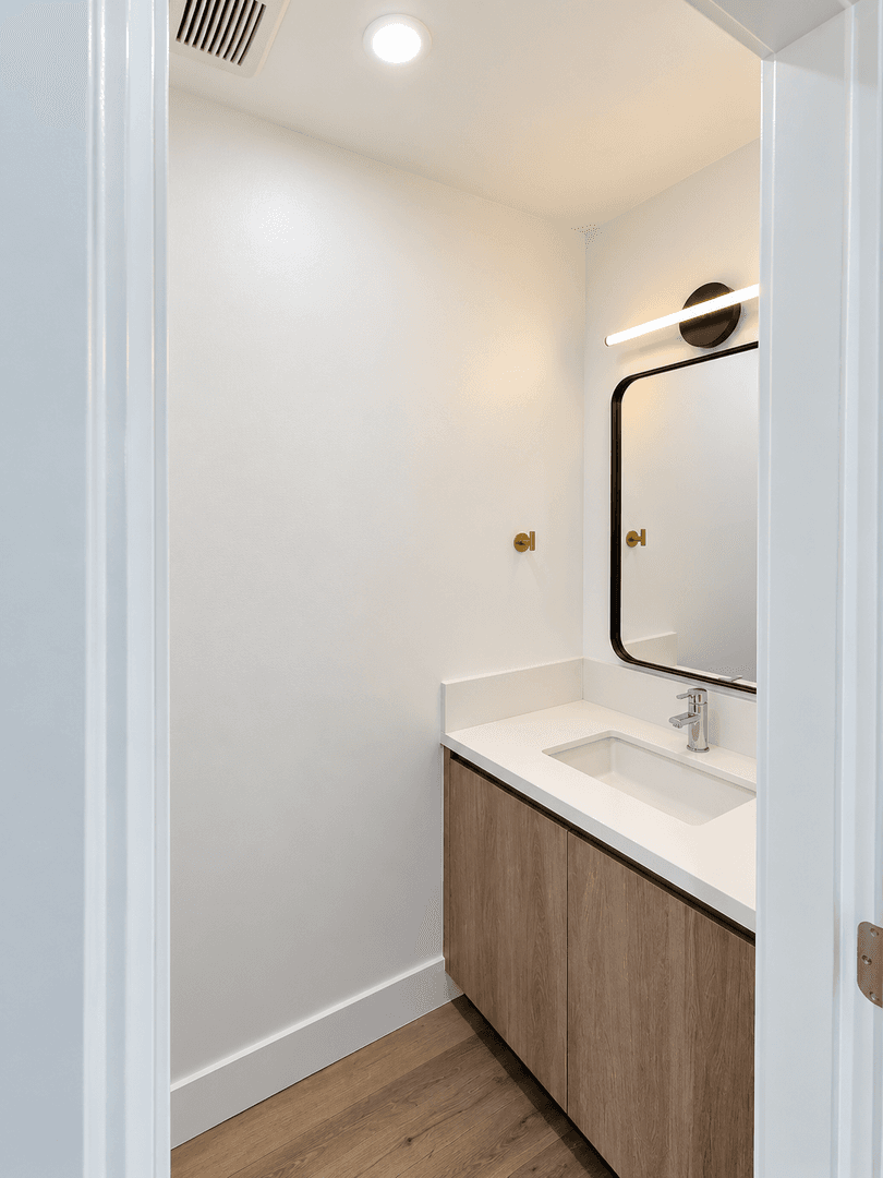 Los Angeles Apartment: 3701 Hughes Ave