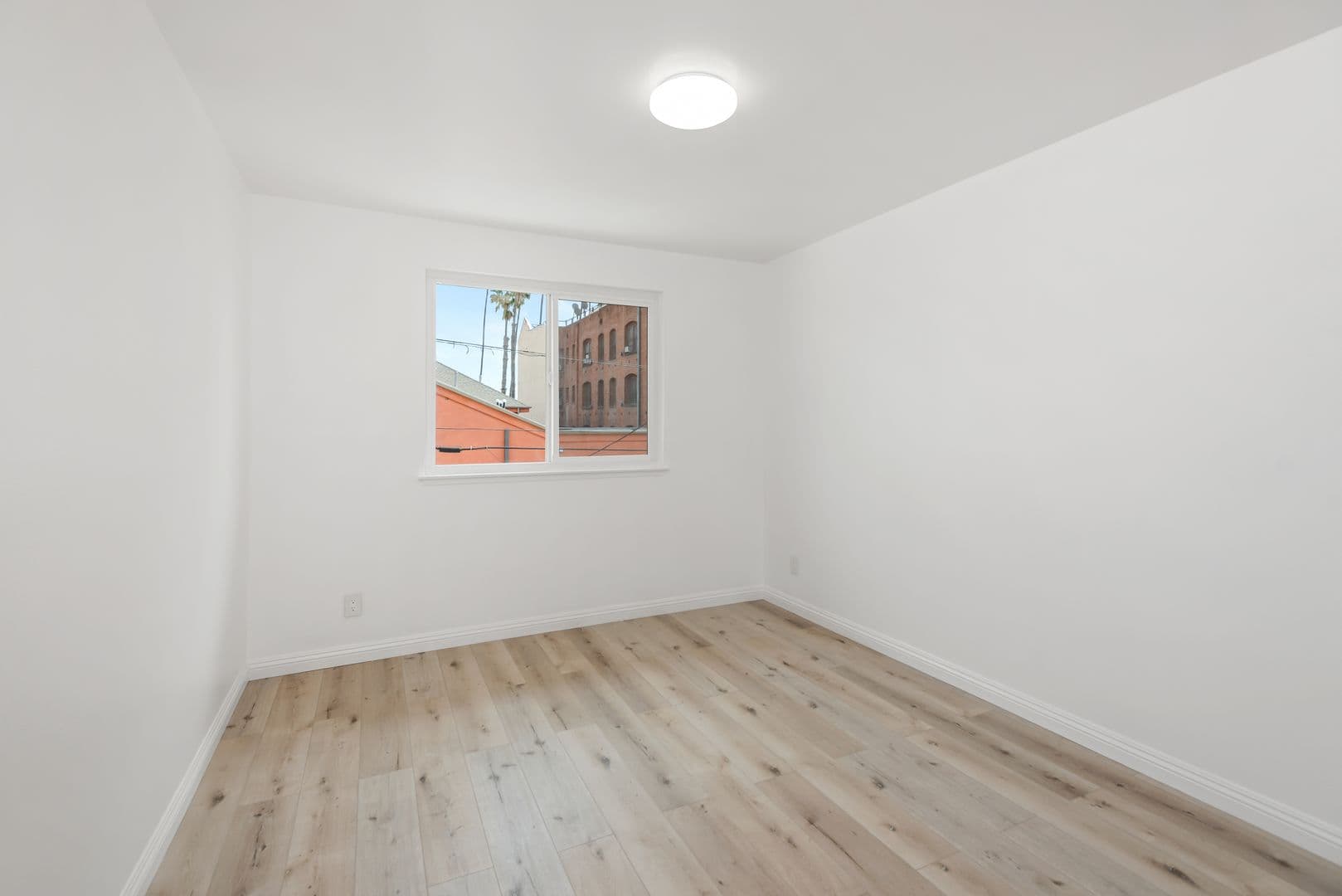 Los Angeles Apartment: 1522 S. St Andrews Place