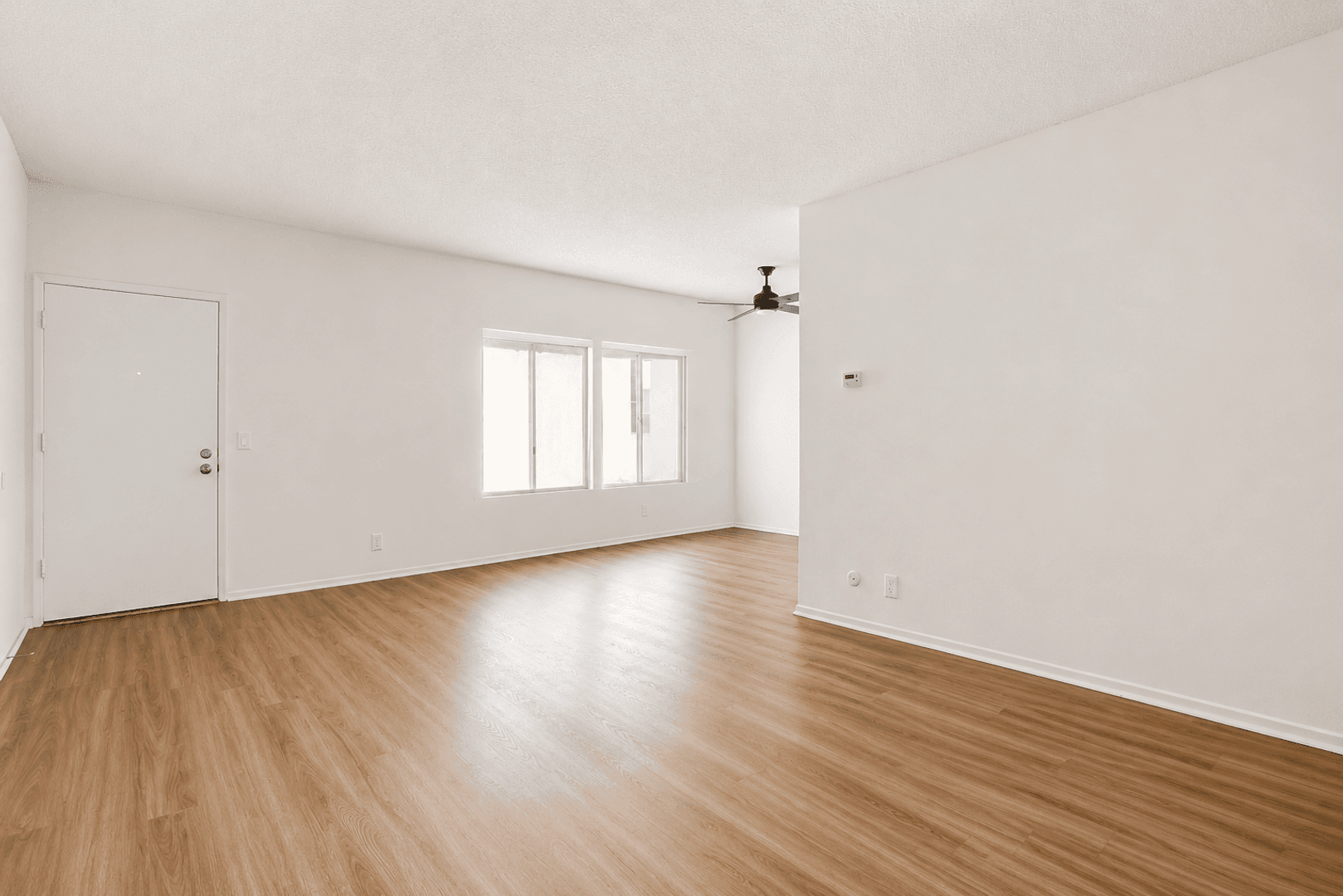 Northridge Apartment: 18541 Vincennes St