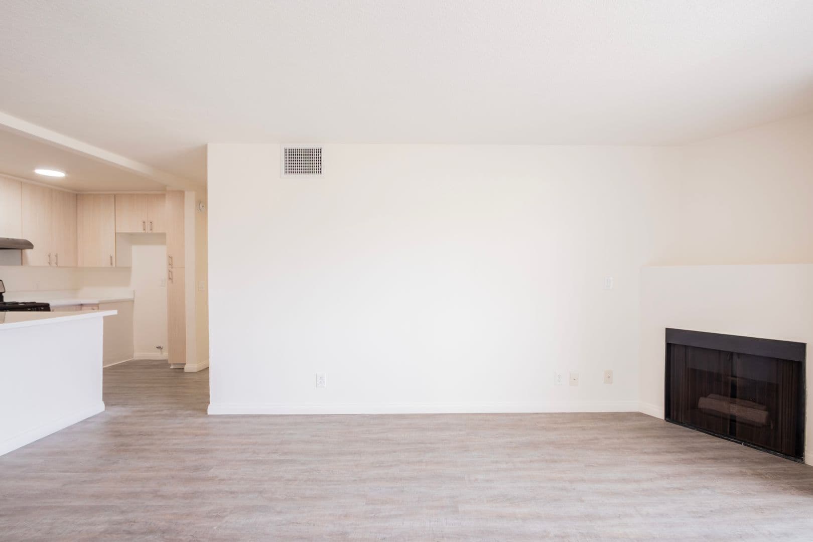 Northridge Apartment: 10020 Zelzah Avenue