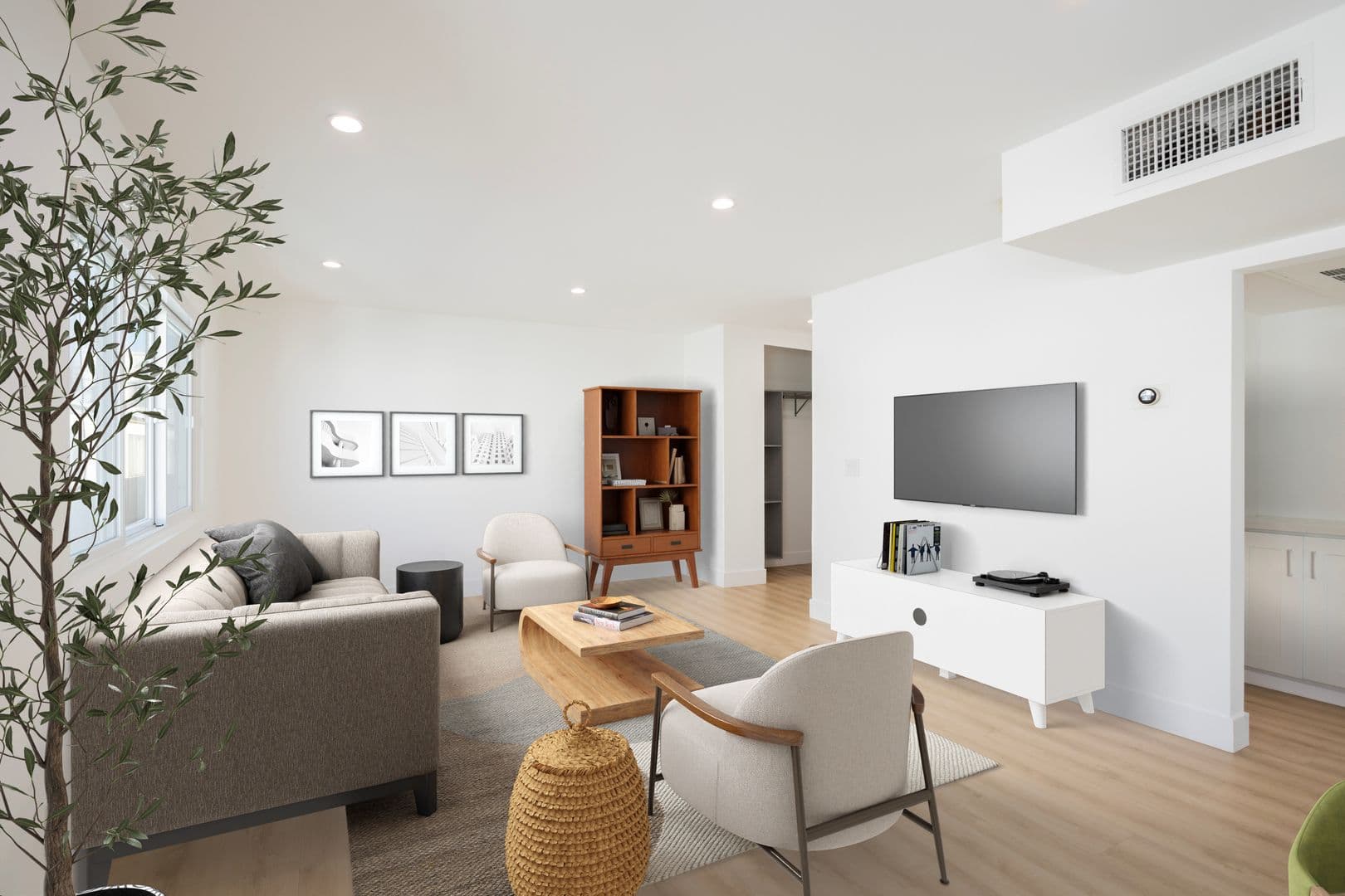 Santa Monica Apartment: 834 4th Street