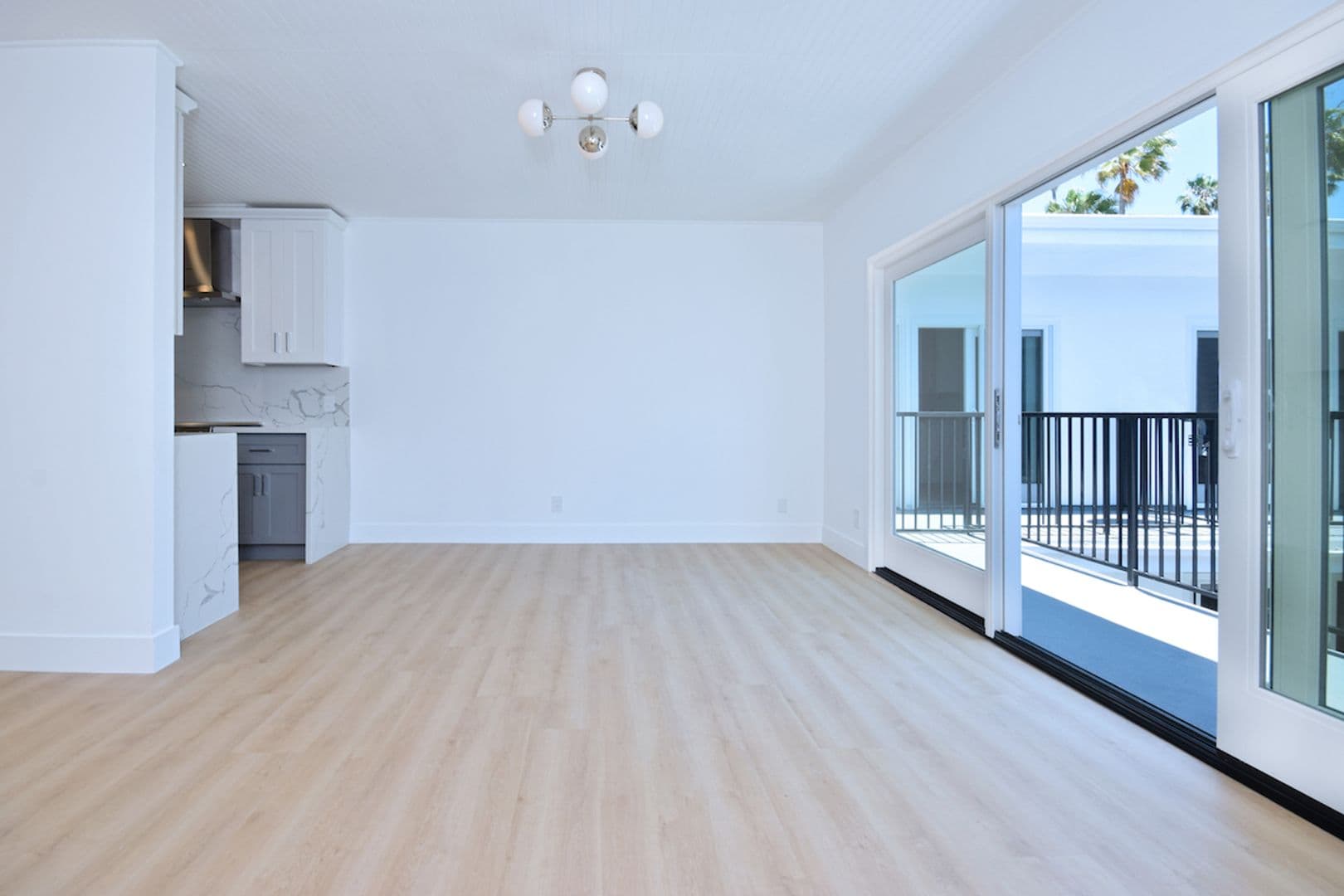 Santa Monica Apartment: 834 4th Street