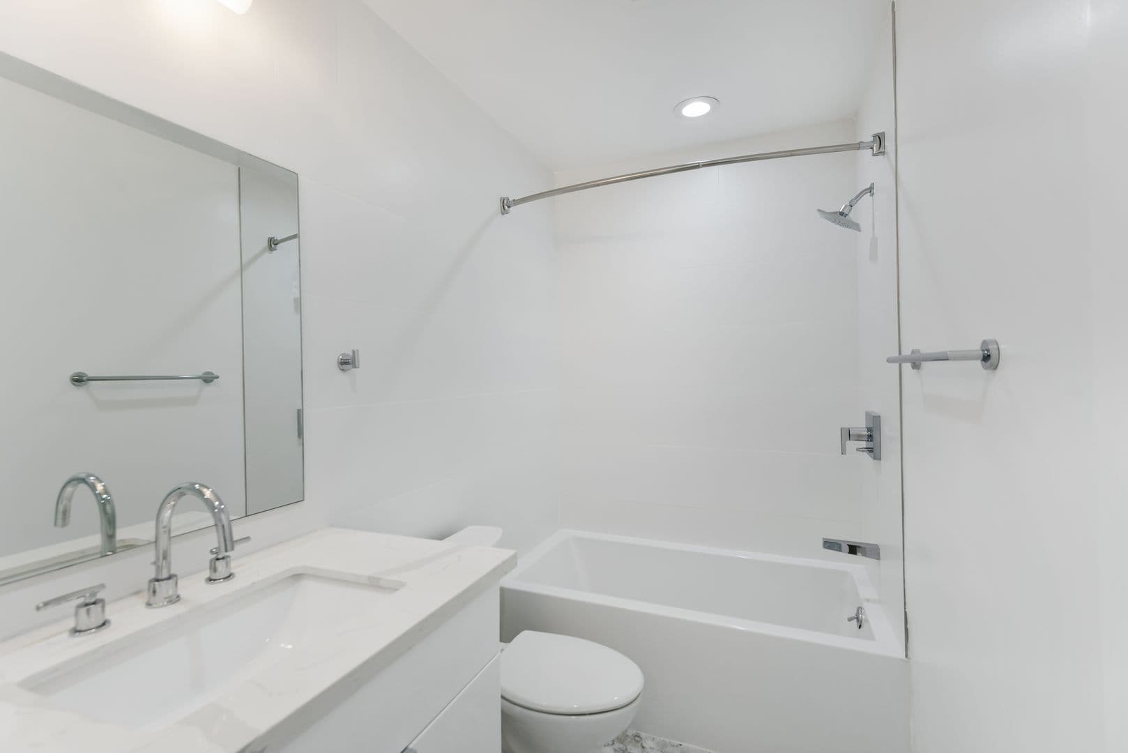 Los Angeles Apartment: 1546 Bundy Drive
