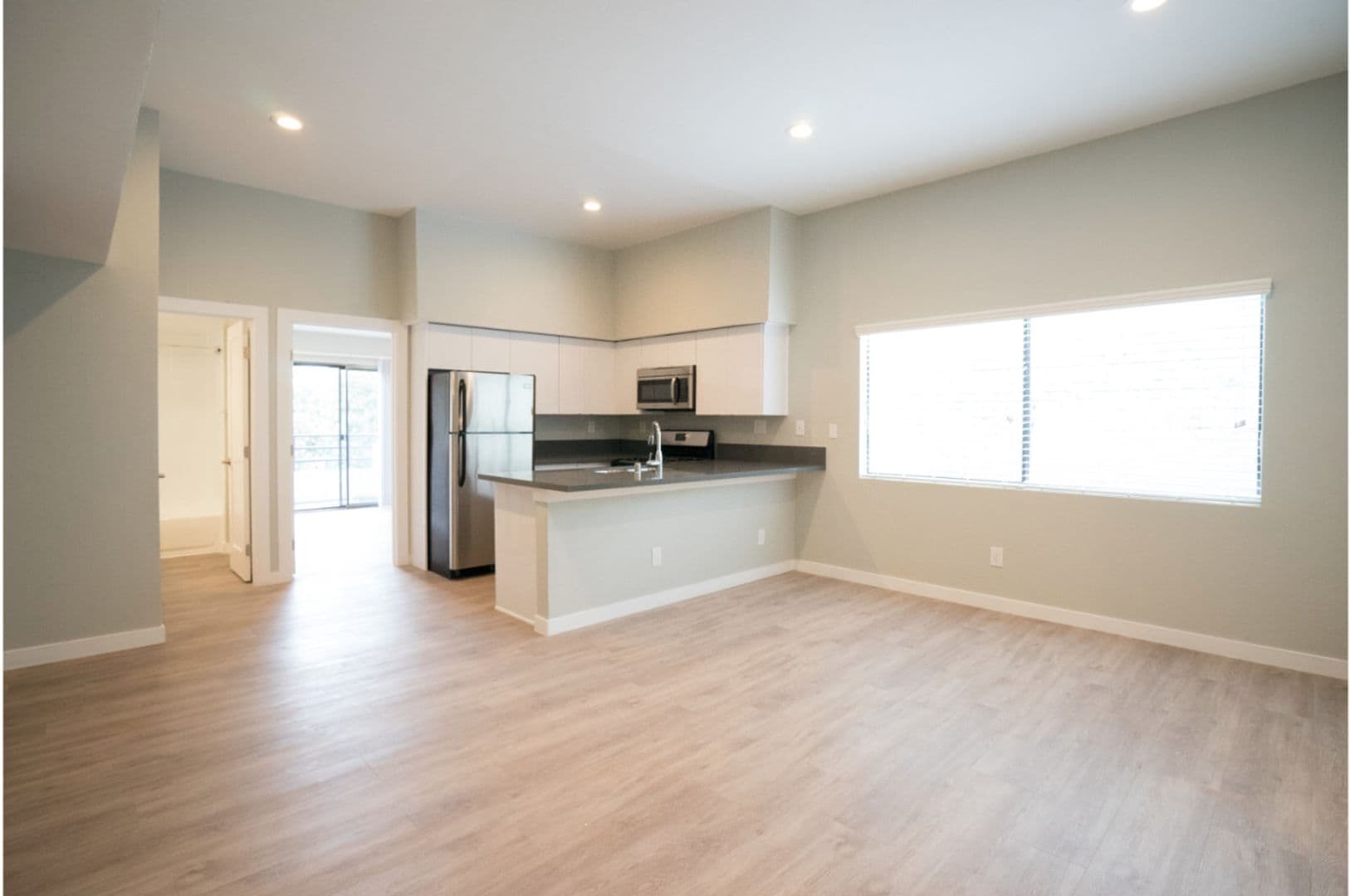 Los Angeles Apartment: 3426 W 1st St