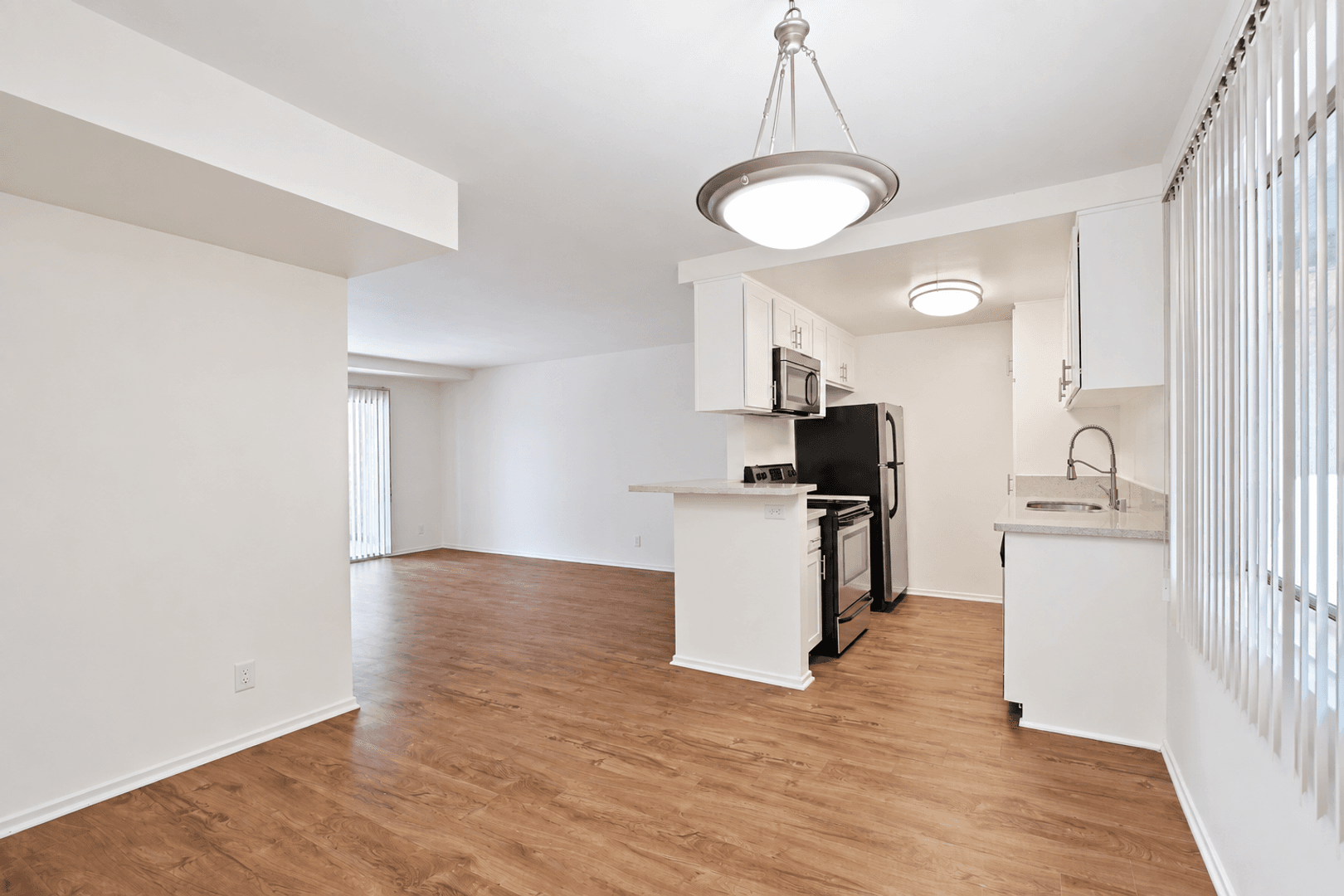 Sherman Oaks Apartment: 4701-4711 Natick Ave