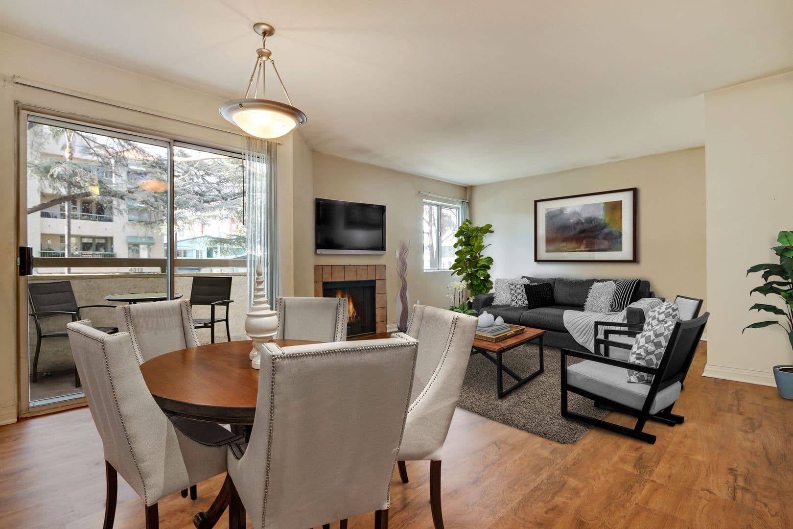 Sherman Oaks Apartment: 4320 Van Nuys Blvd