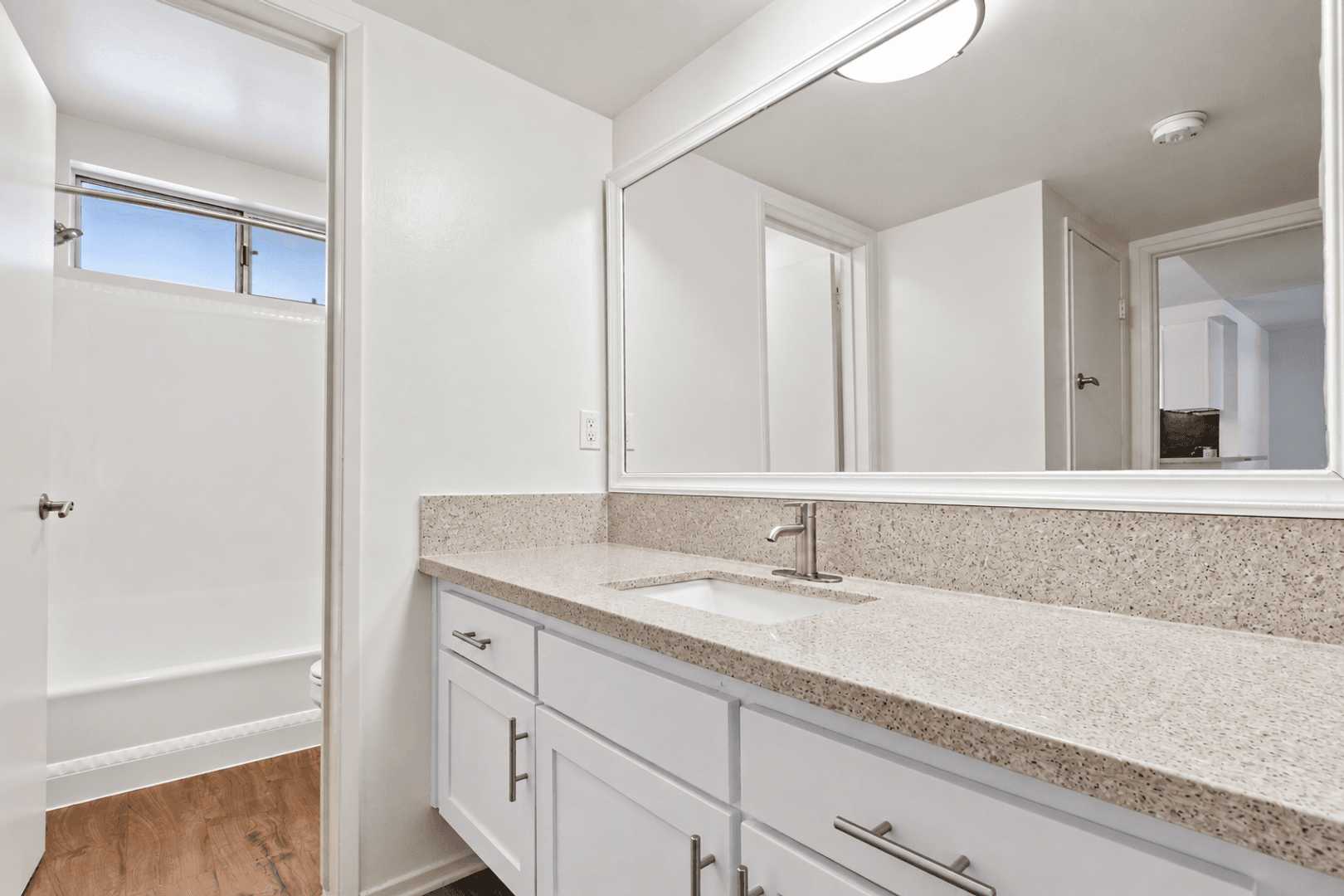 Sherman Oaks Apartment: 4701-4711 Natick Ave