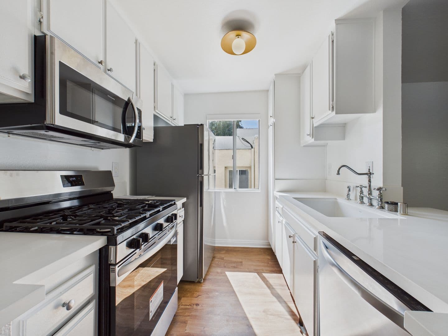 Sherman Oaks Apartment: 4320 Van Nuys Blvd