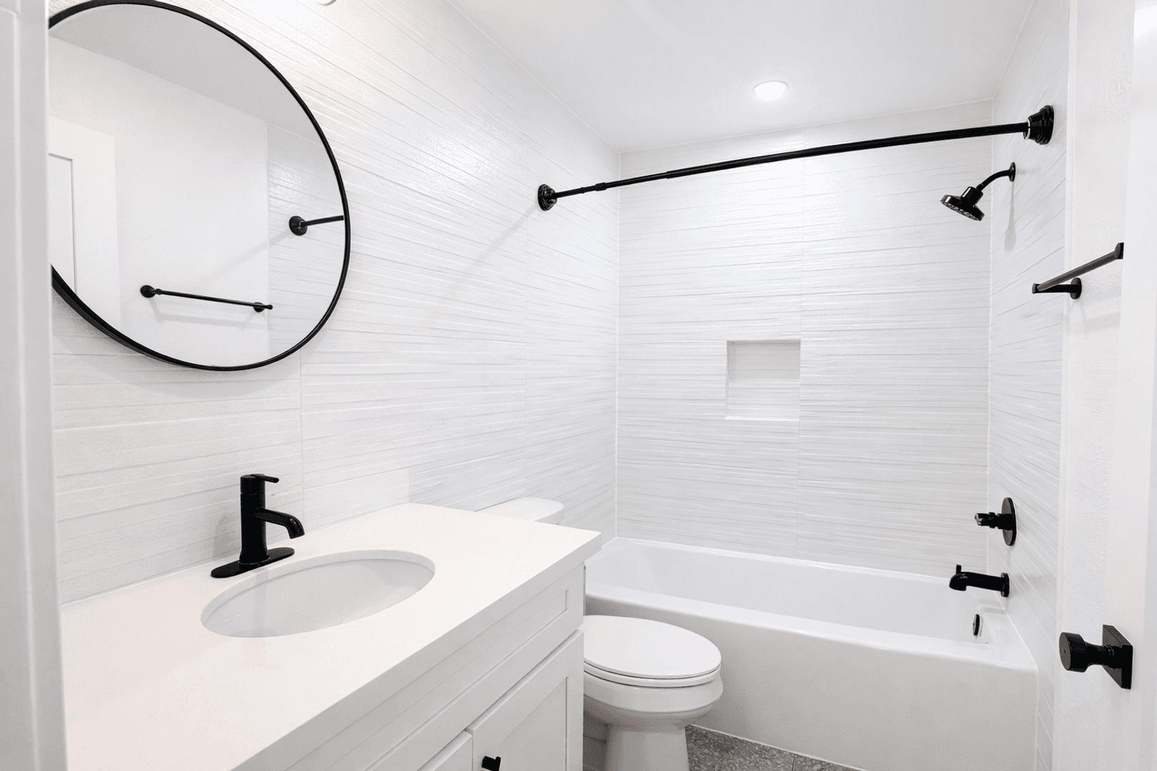 Los Angeles Apartment: 2123 Rodney Drive