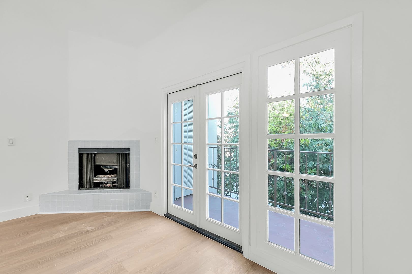 Santa Monica Apartment: 1133 25th St