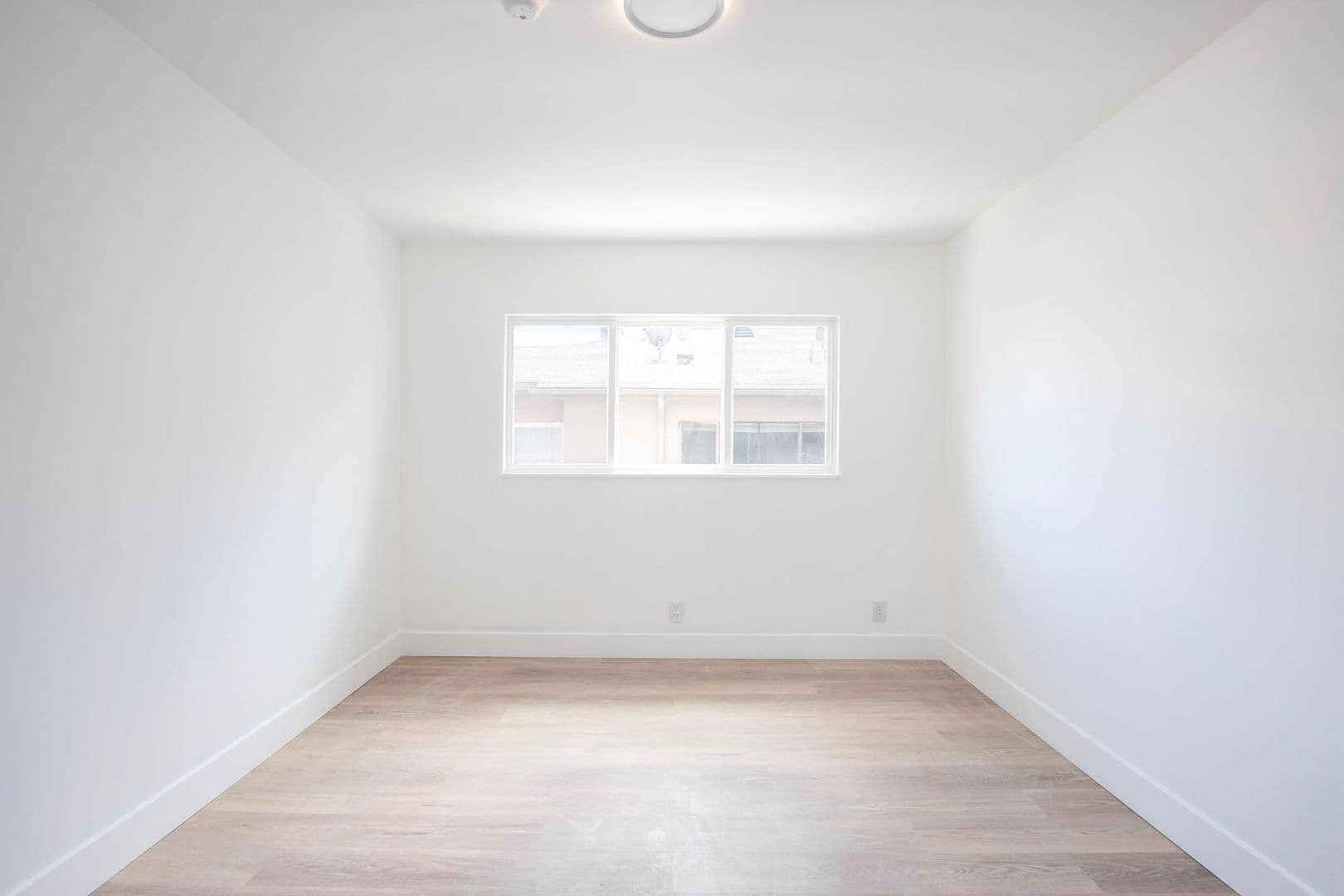 West Hollywood Apartment: 1046 N. Sierra Bonita Ave