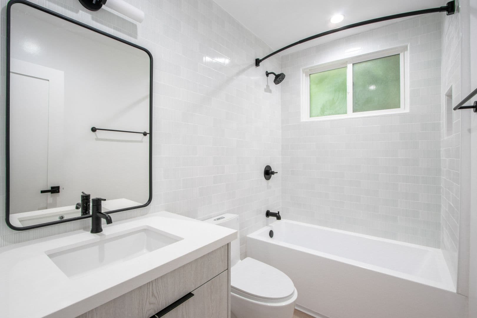 West Hollywood Apartment: 1046 N. Sierra Bonita Ave