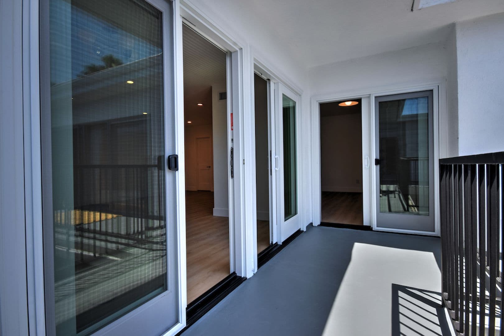 Santa Monica Apartment: 834 4th Street