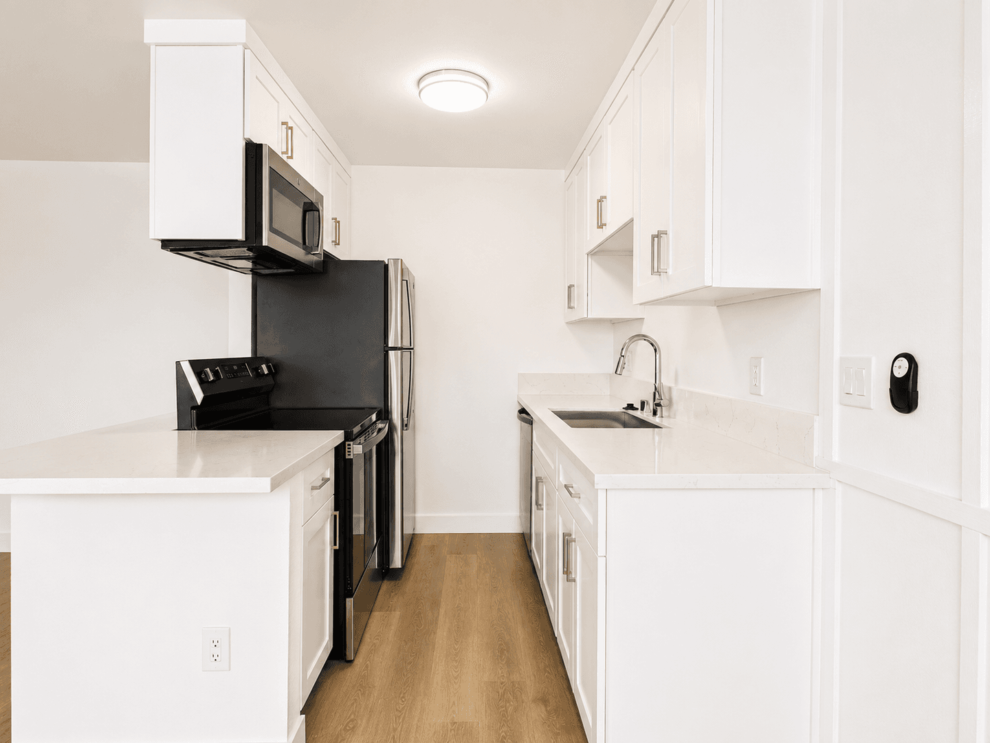 Reseda Apartment: 7722 Reseda Blvd