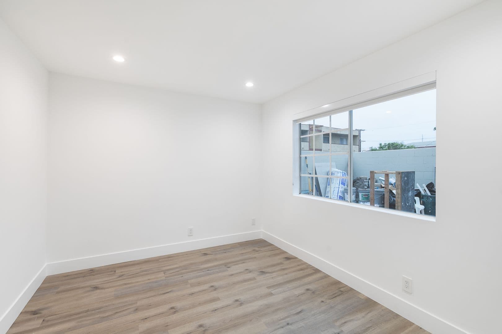 Los Angeles Apartment: 3701 Hughes Ave