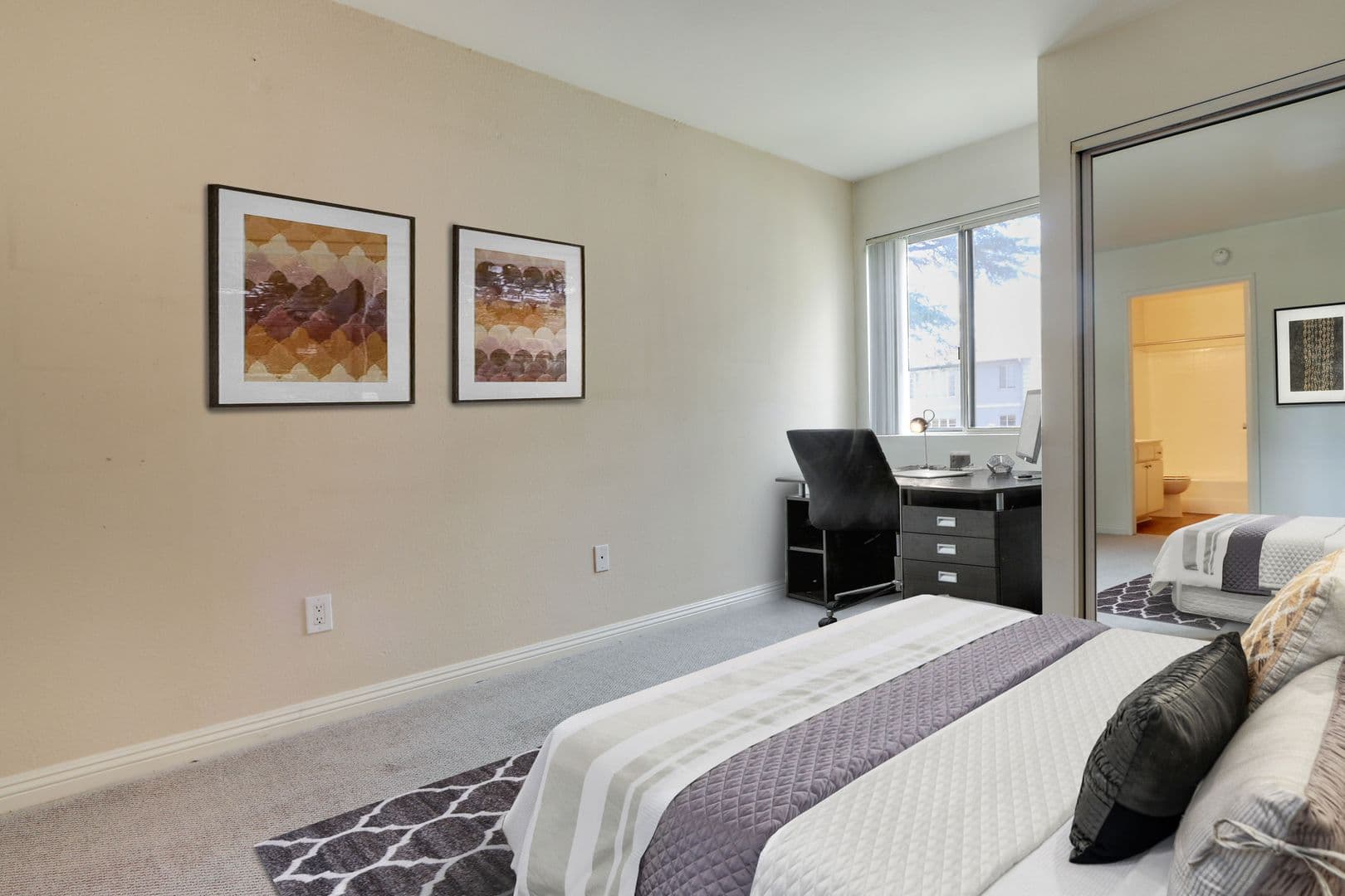 Sherman Oaks Apartment: 4320 Van Nuys Blvd