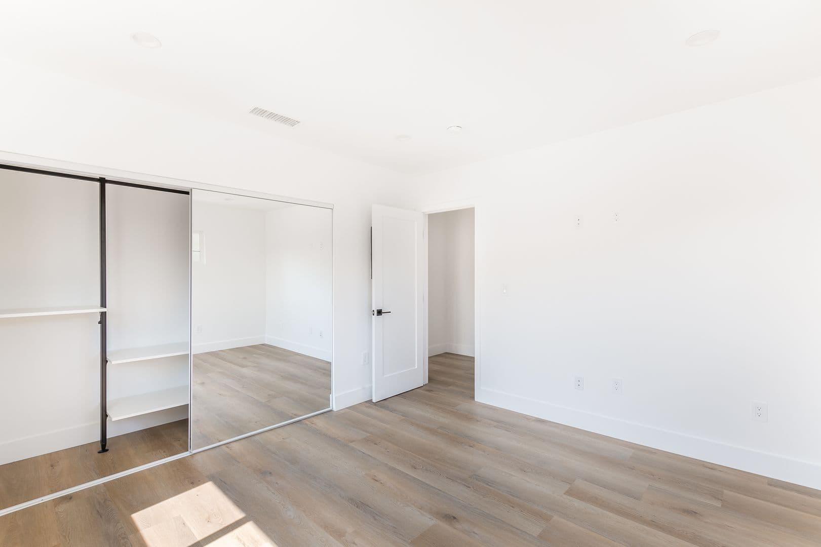 Los Angeles Apartment: 5358 Loma Linda Ave