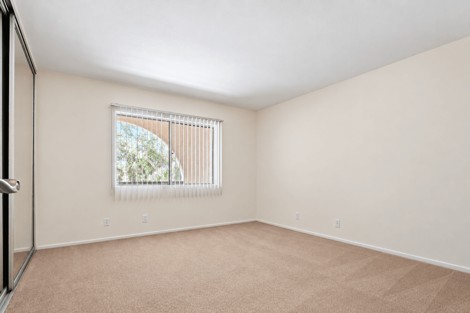 Sherman Oaks Apartment: 4701-4711 Natick Ave