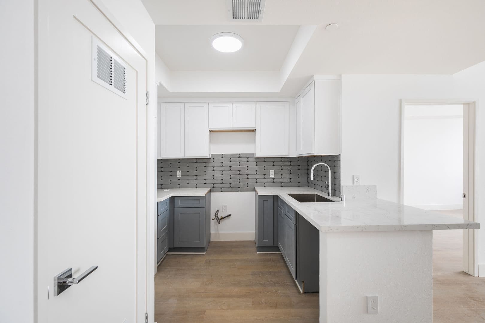 Los Angeles Apartment: 1317 Westgate Ave