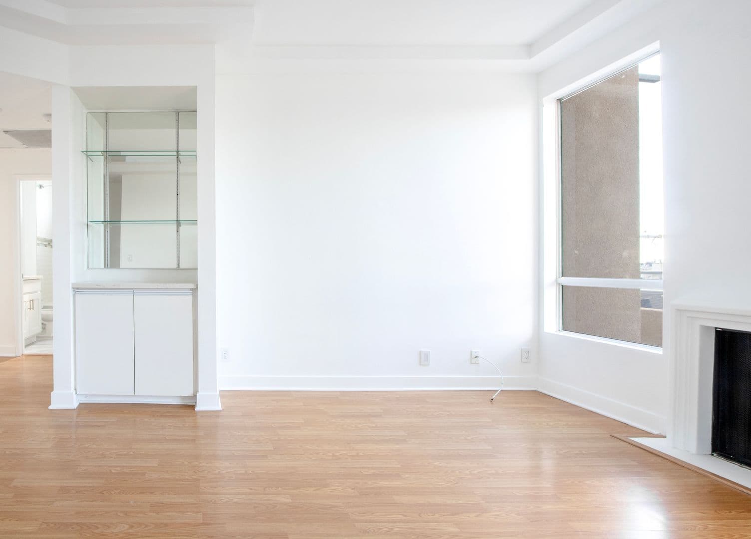 Los Angeles Apartment: 1616 N Serrano Ave.