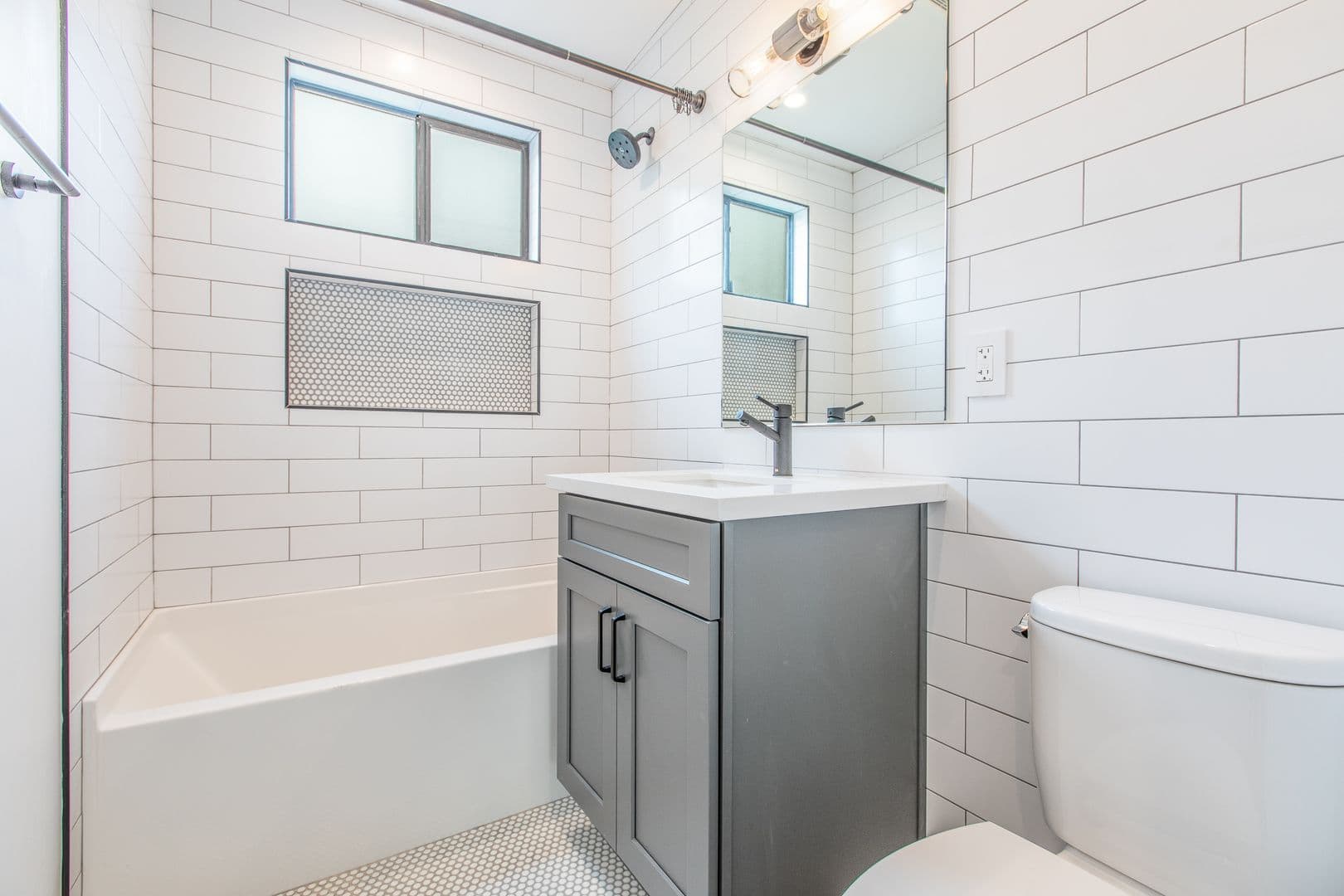 Los Angeles Apartment: 6133 Eleanor Ave