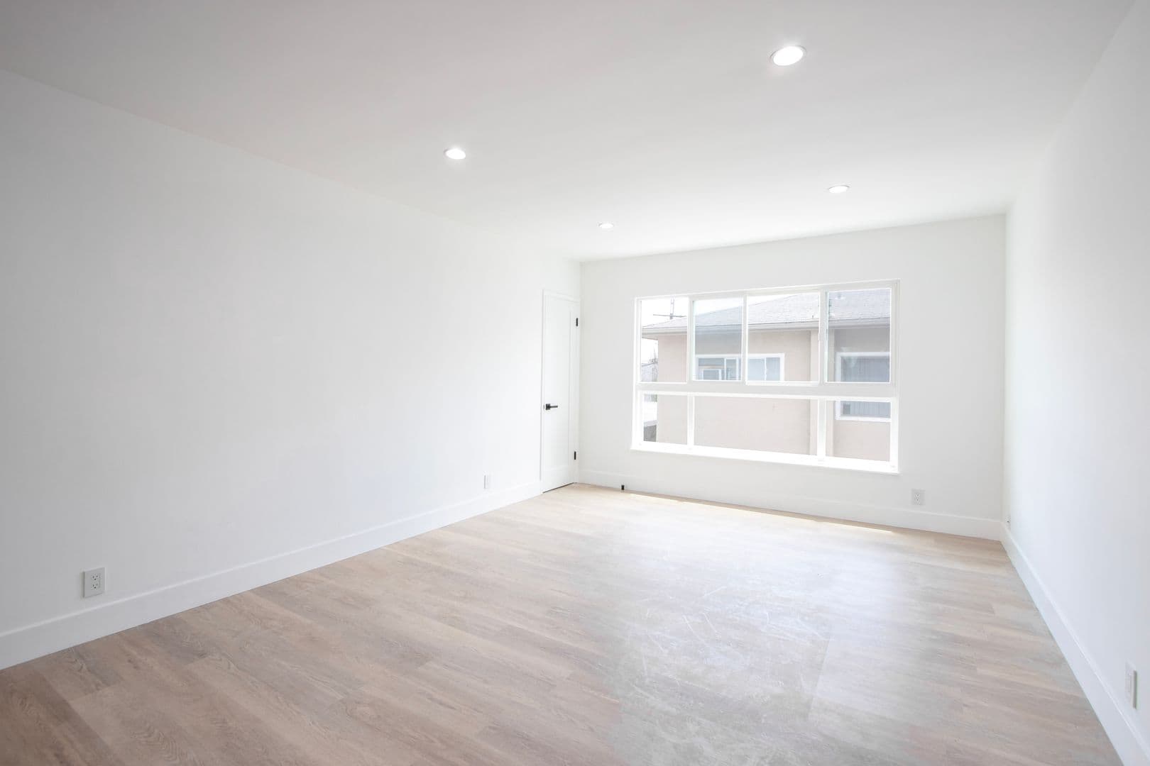West Hollywood Apartment: 1046 N. Sierra Bonita Ave