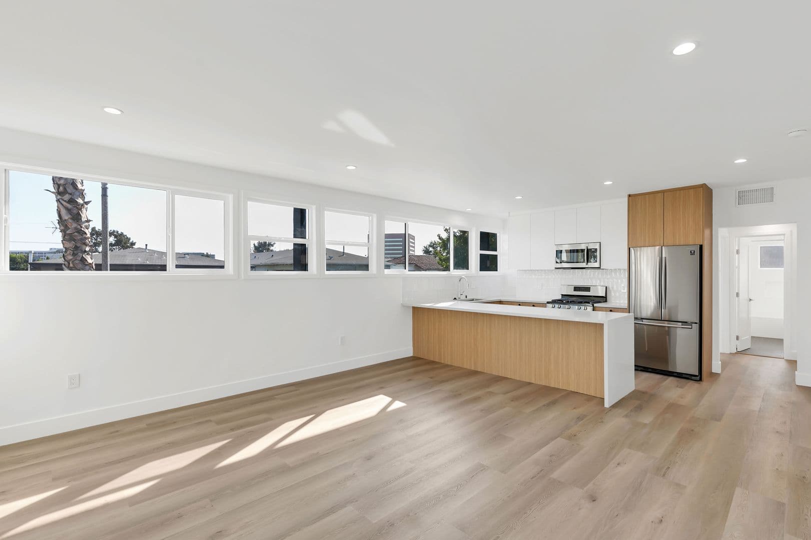 Los Angeles Apartment: 8355 Blackburn Ave