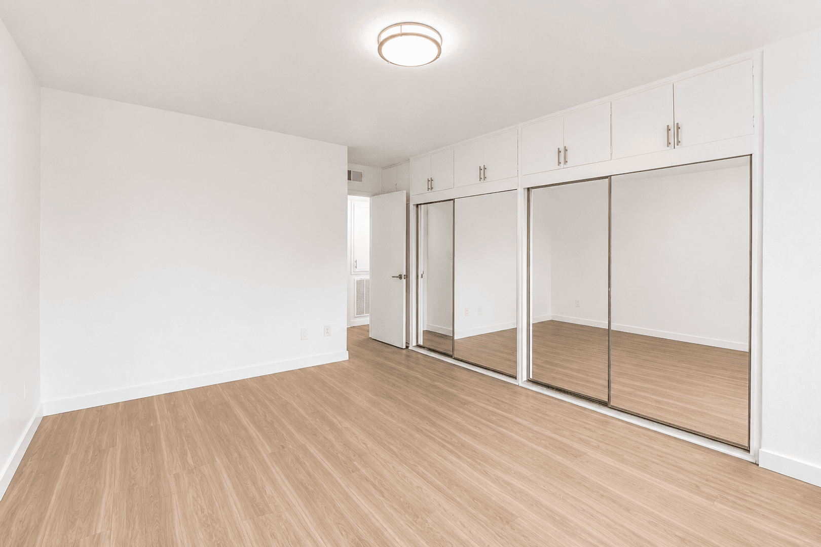 Northridge Apartment: 16901 - 16915 Napa St