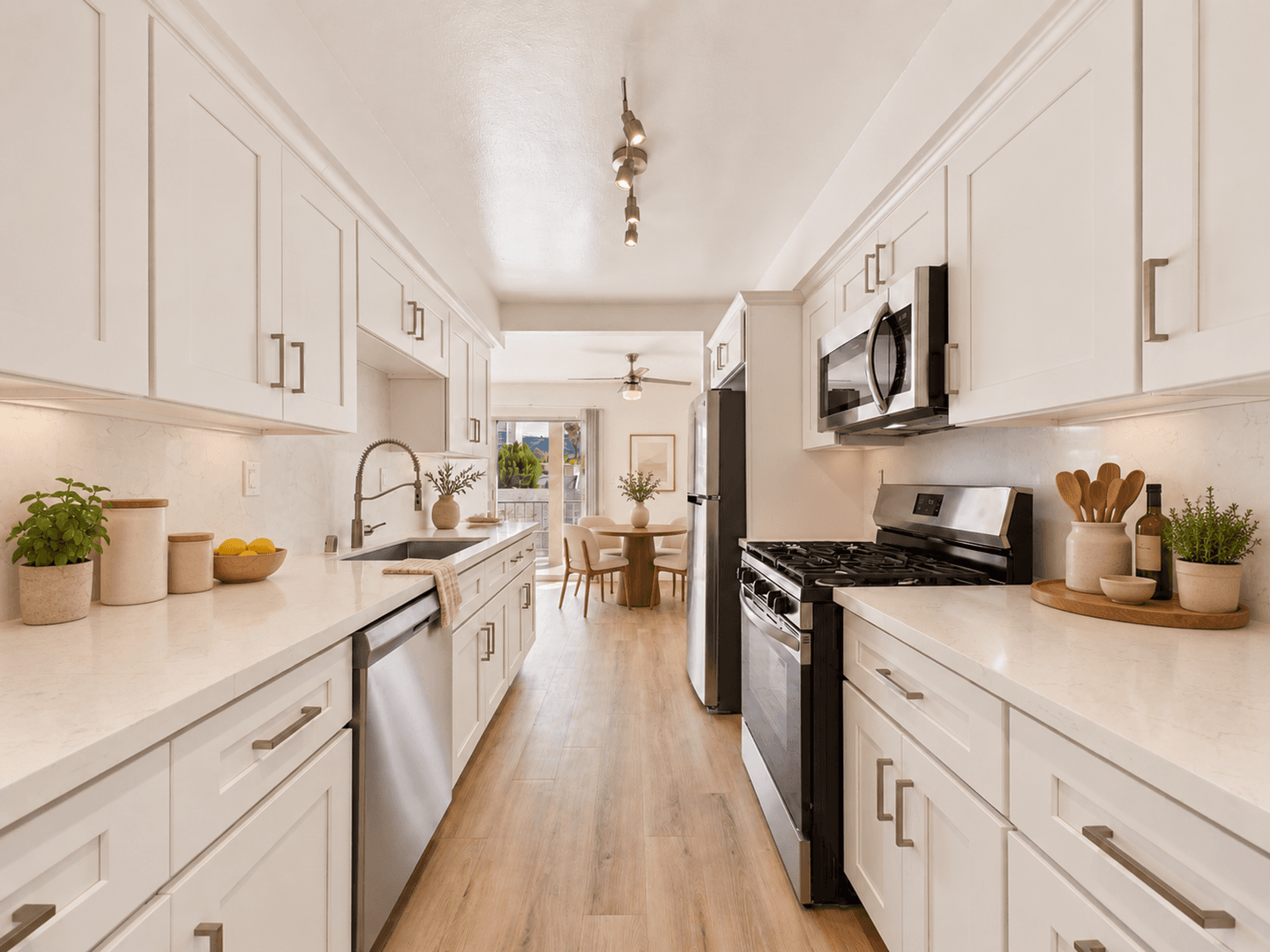 Sherman Oaks Apartment: 4600 Willis Ave